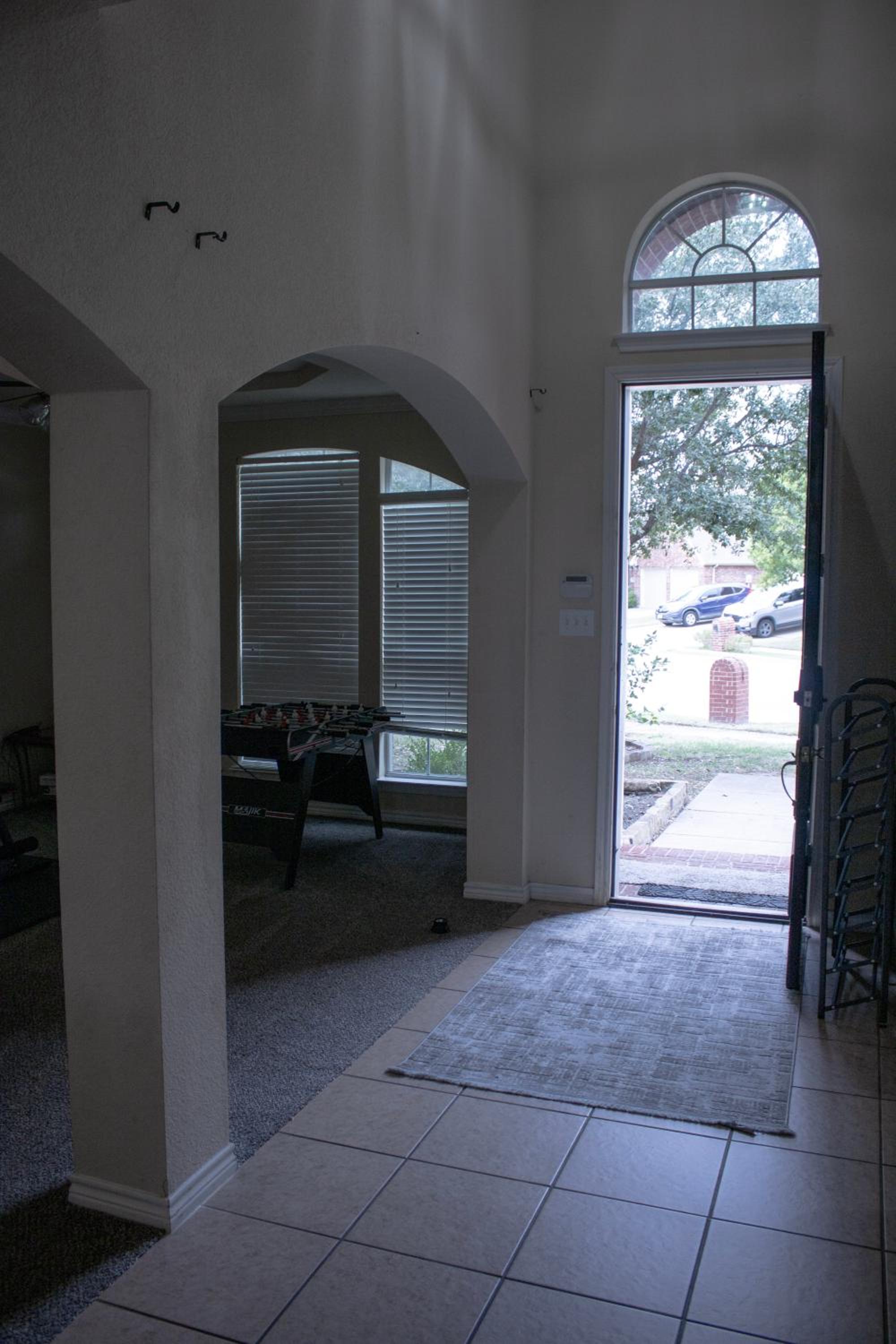 Spacious 4200 sqft - 6 bdrms 4 bath - Gym - Pets OK Near PGA - Universal KIDS - Star Frisco