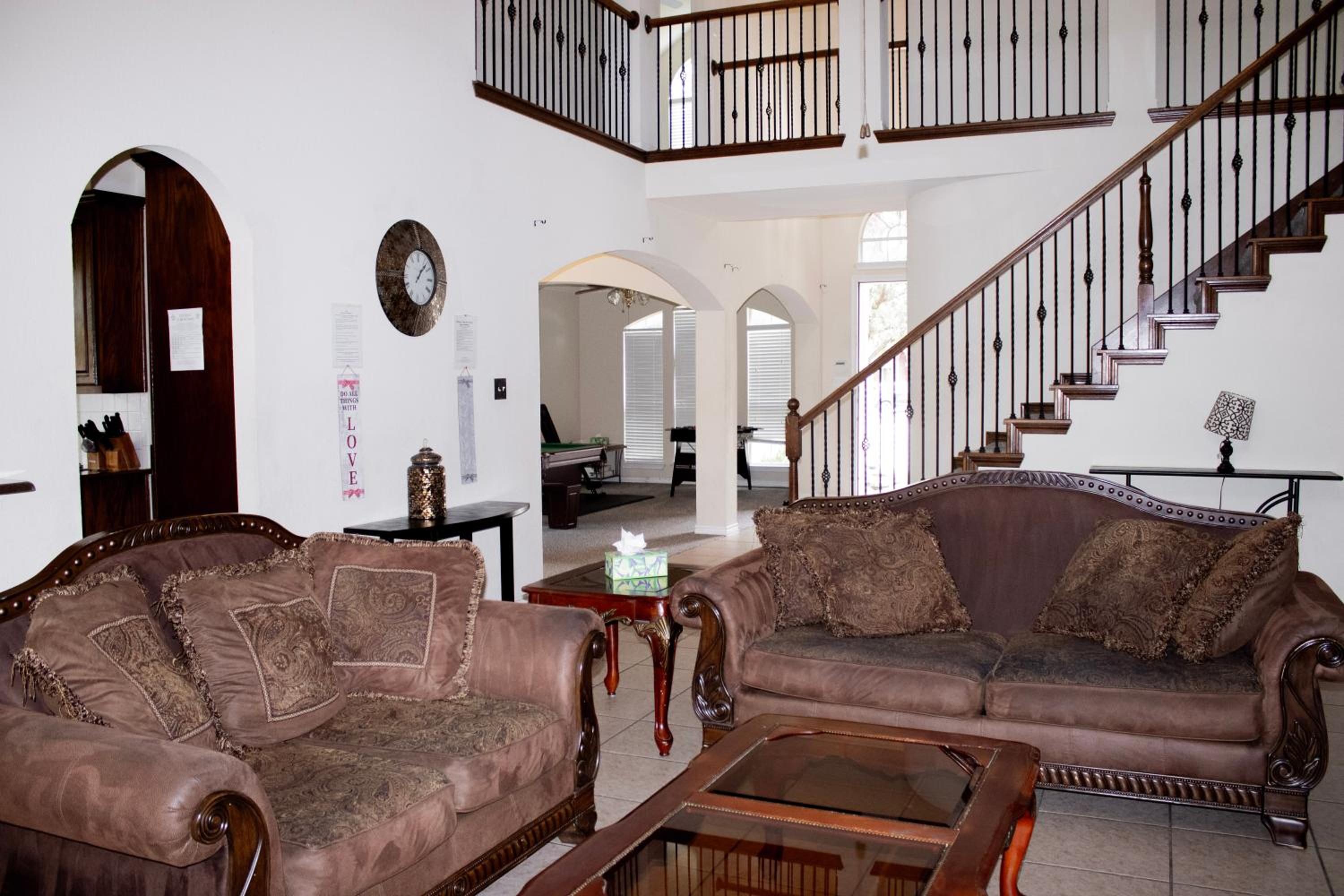 Spacious 4200 sqft - 6 bdrms 4 bath - Gym - Pets OK Near PGA - Universal KIDS - Star Frisco