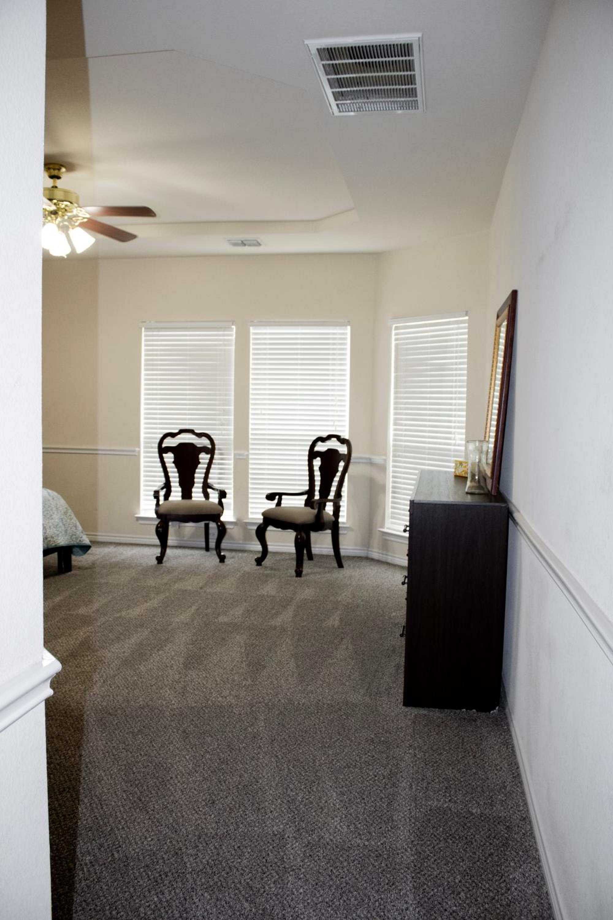 Spacious 4200 sqft - 6 bdrms 4 bath - Gym - Pets OK Near PGA - Universal KIDS - Star Frisco