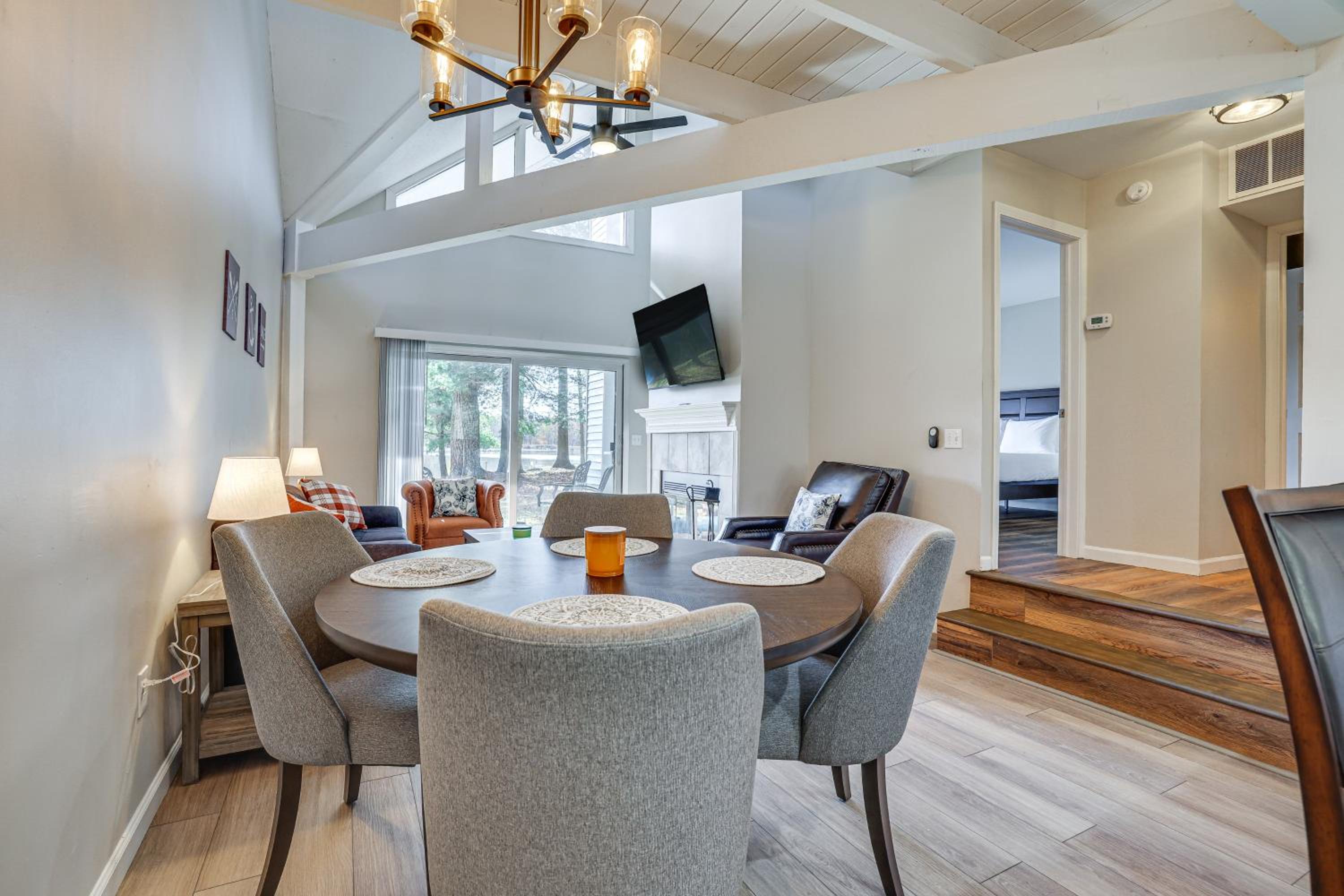 Steps to Lake Tanglwood: Tranquil Wooded Retreat