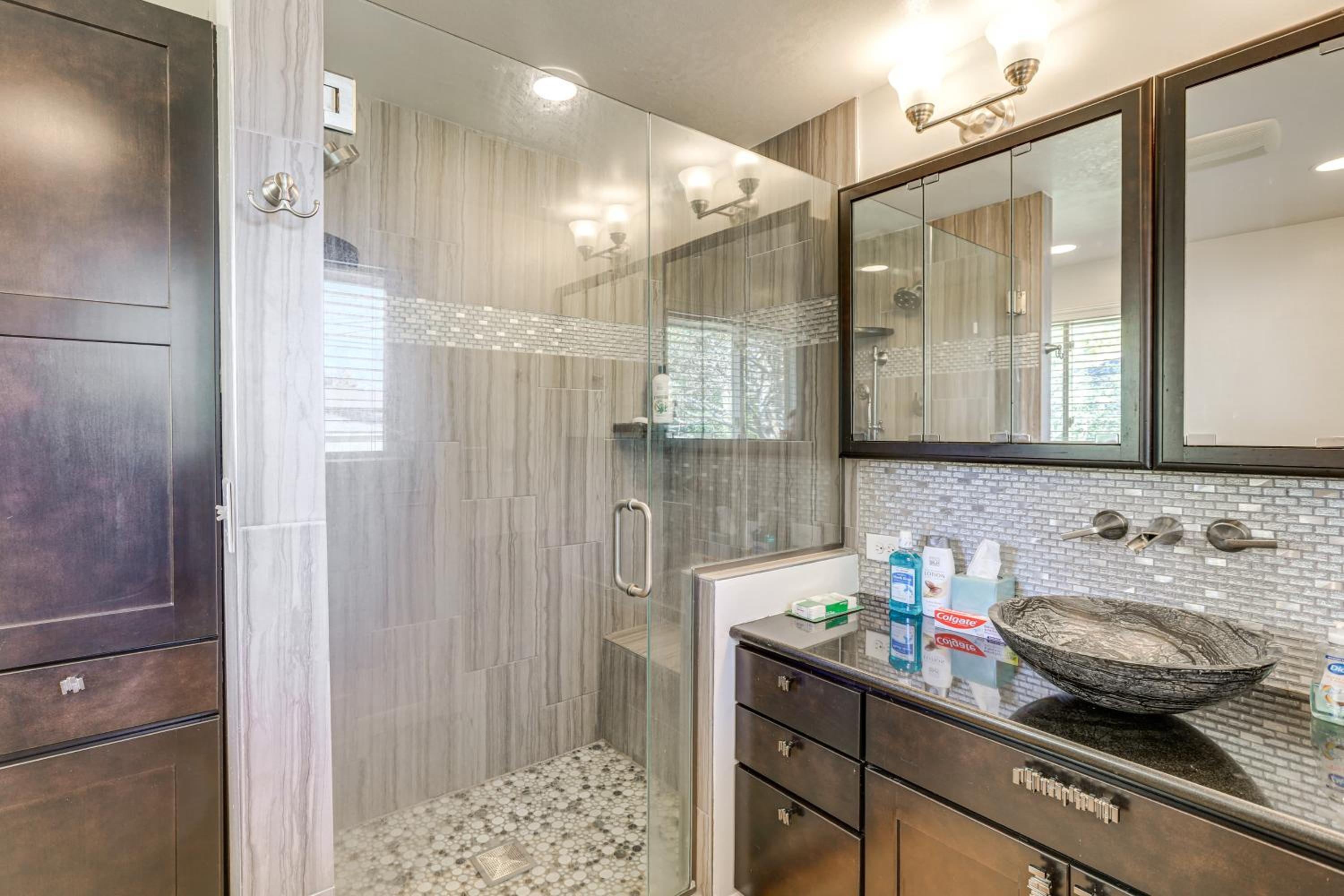 Prime Belmar Access! Updated Unit with Office and Yard