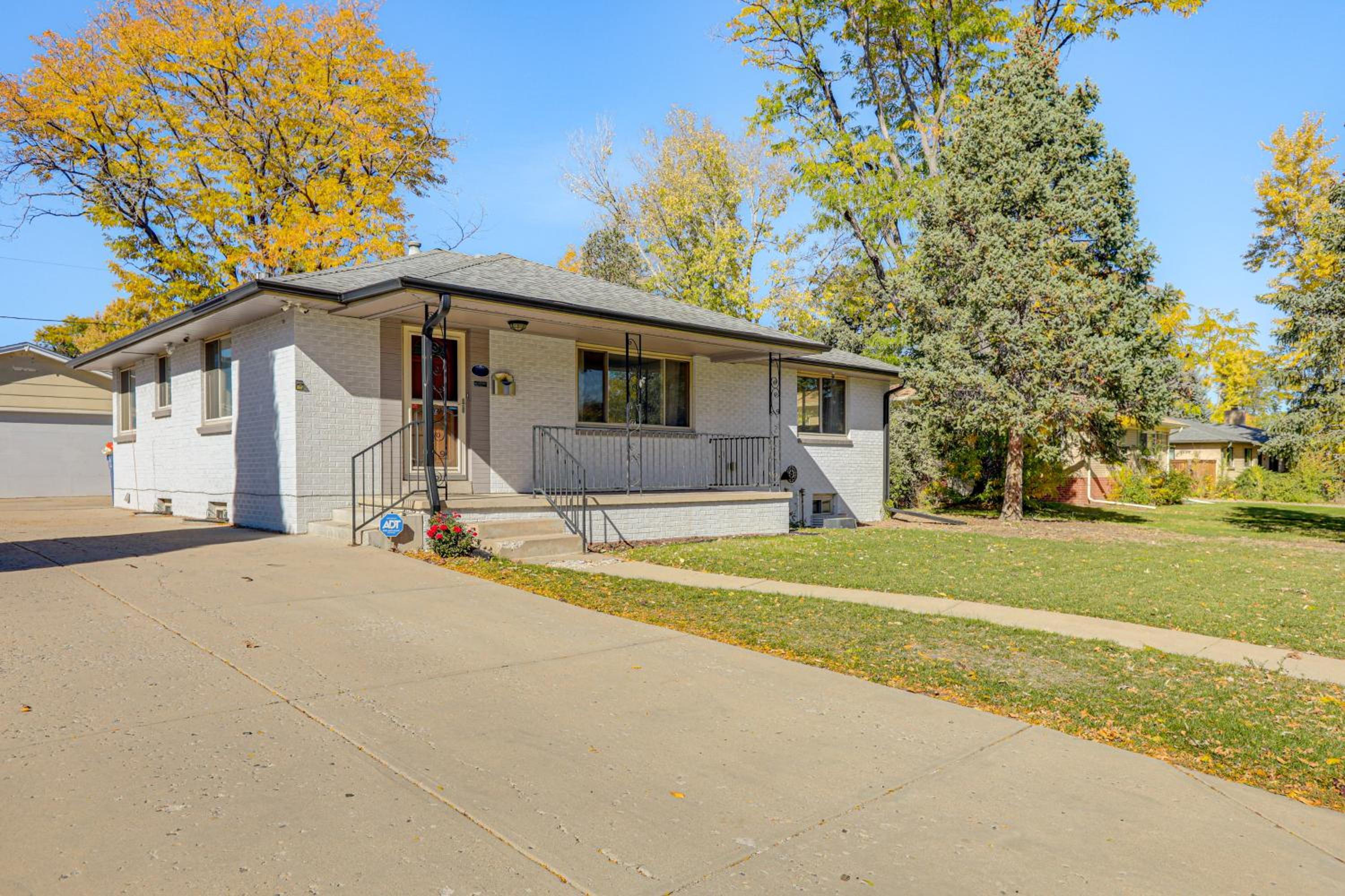 Prime Belmar Access! Updated Unit with Office and Yard
