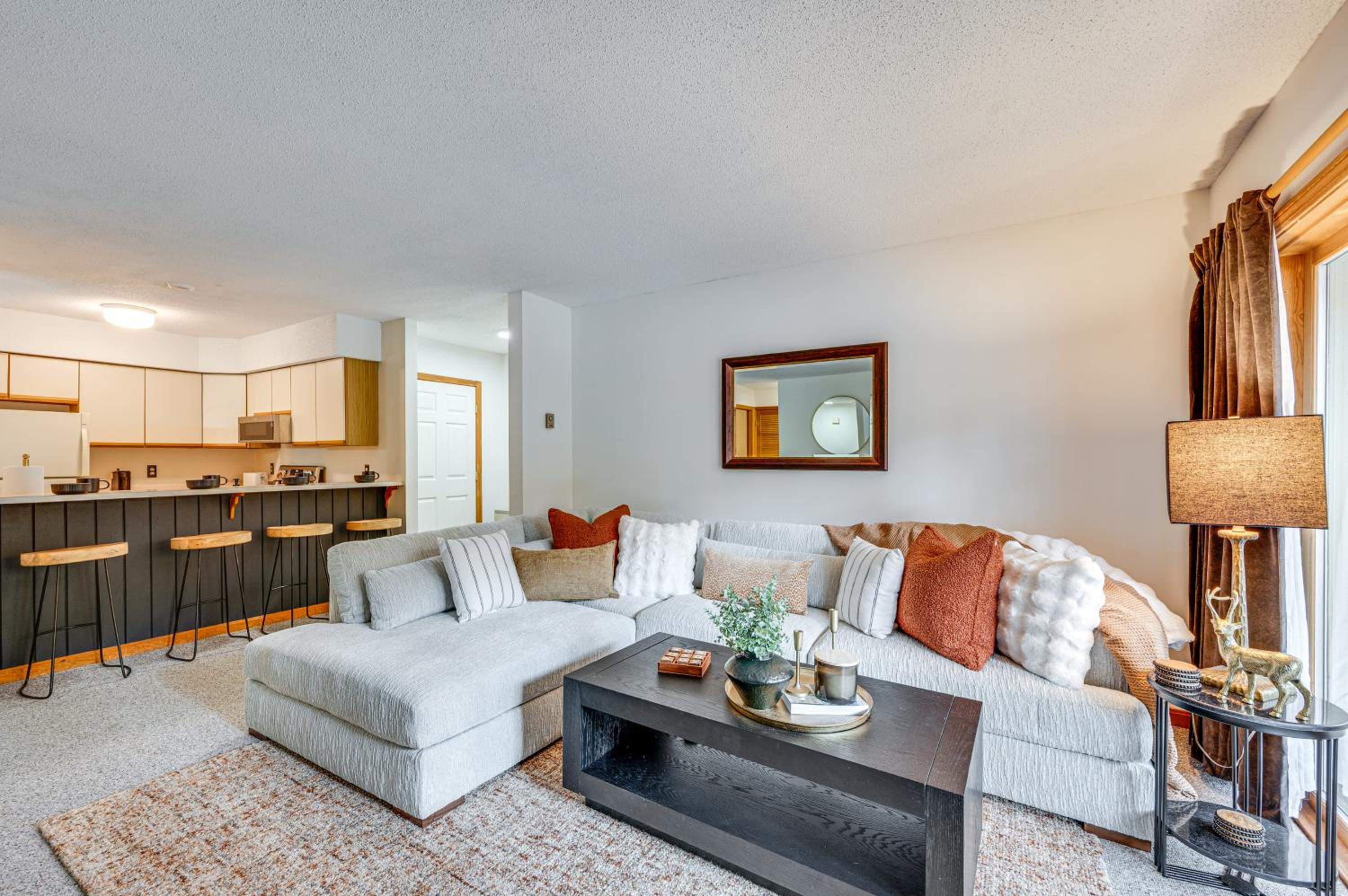 Ski, Hike and Unwind! Riverfront Getaway in Lincoln