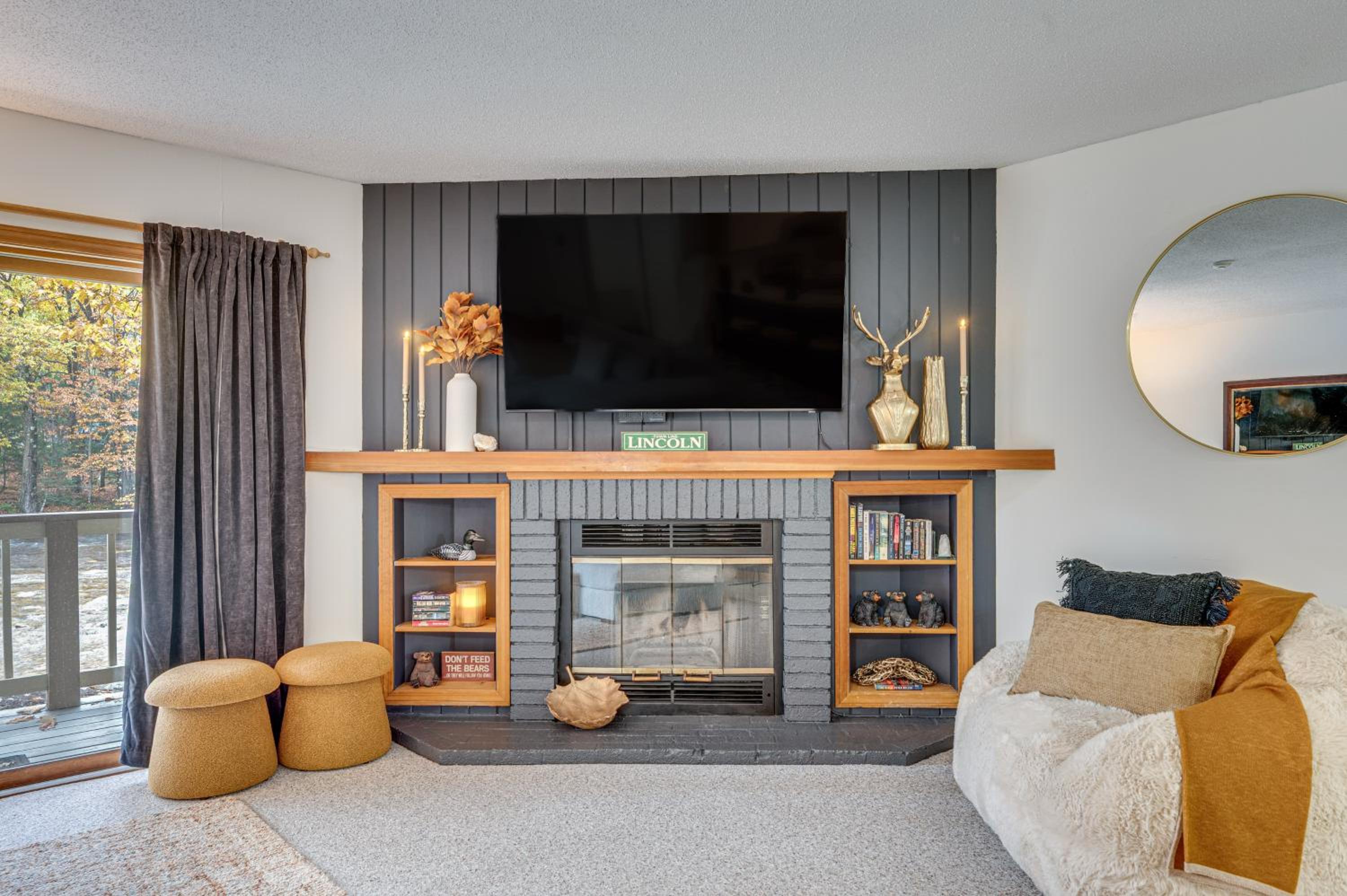 Ski, Hike and Unwind! Riverfront Getaway in Lincoln