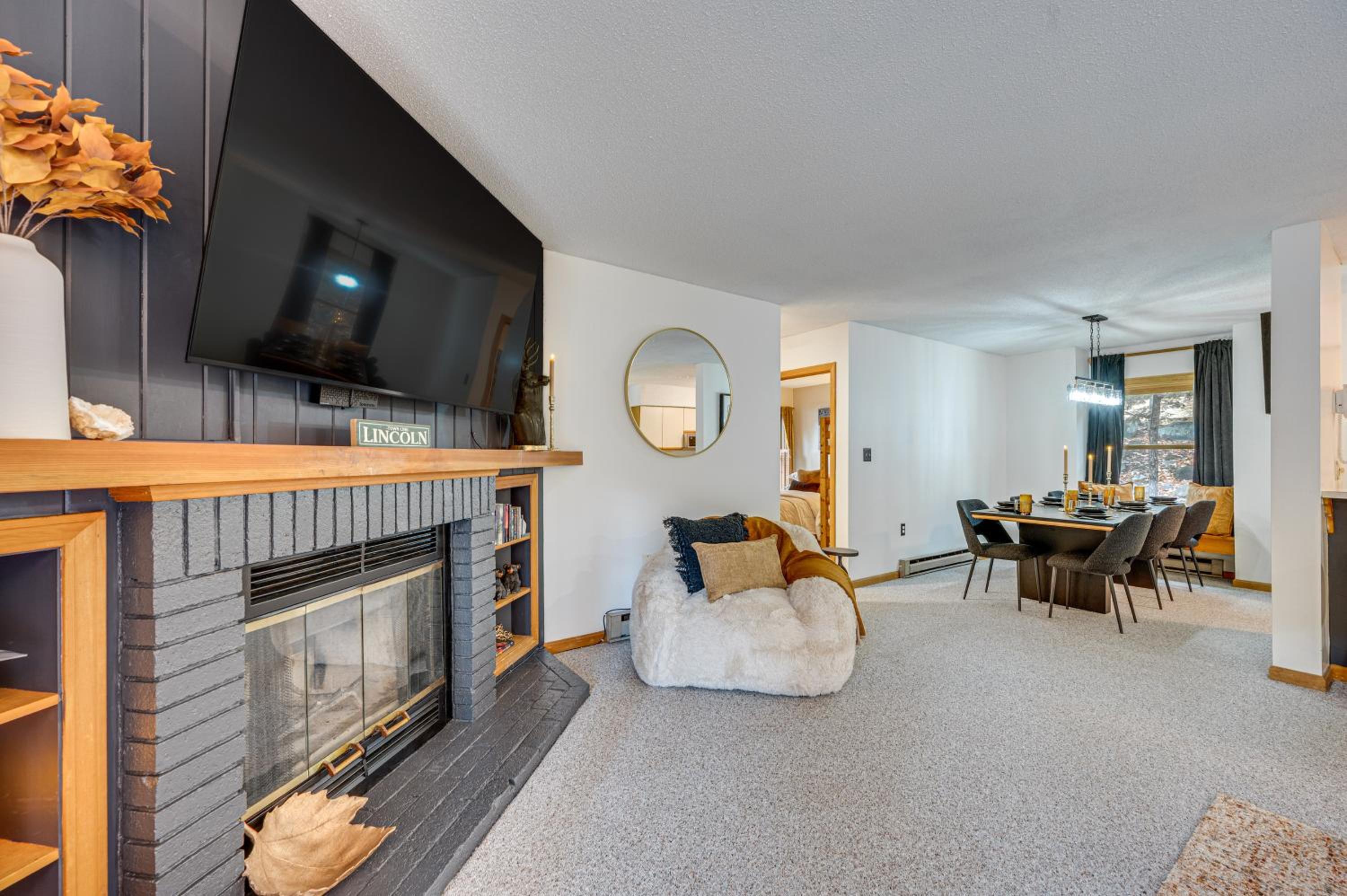 Ski, Hike and Unwind! Riverfront Getaway in Lincoln