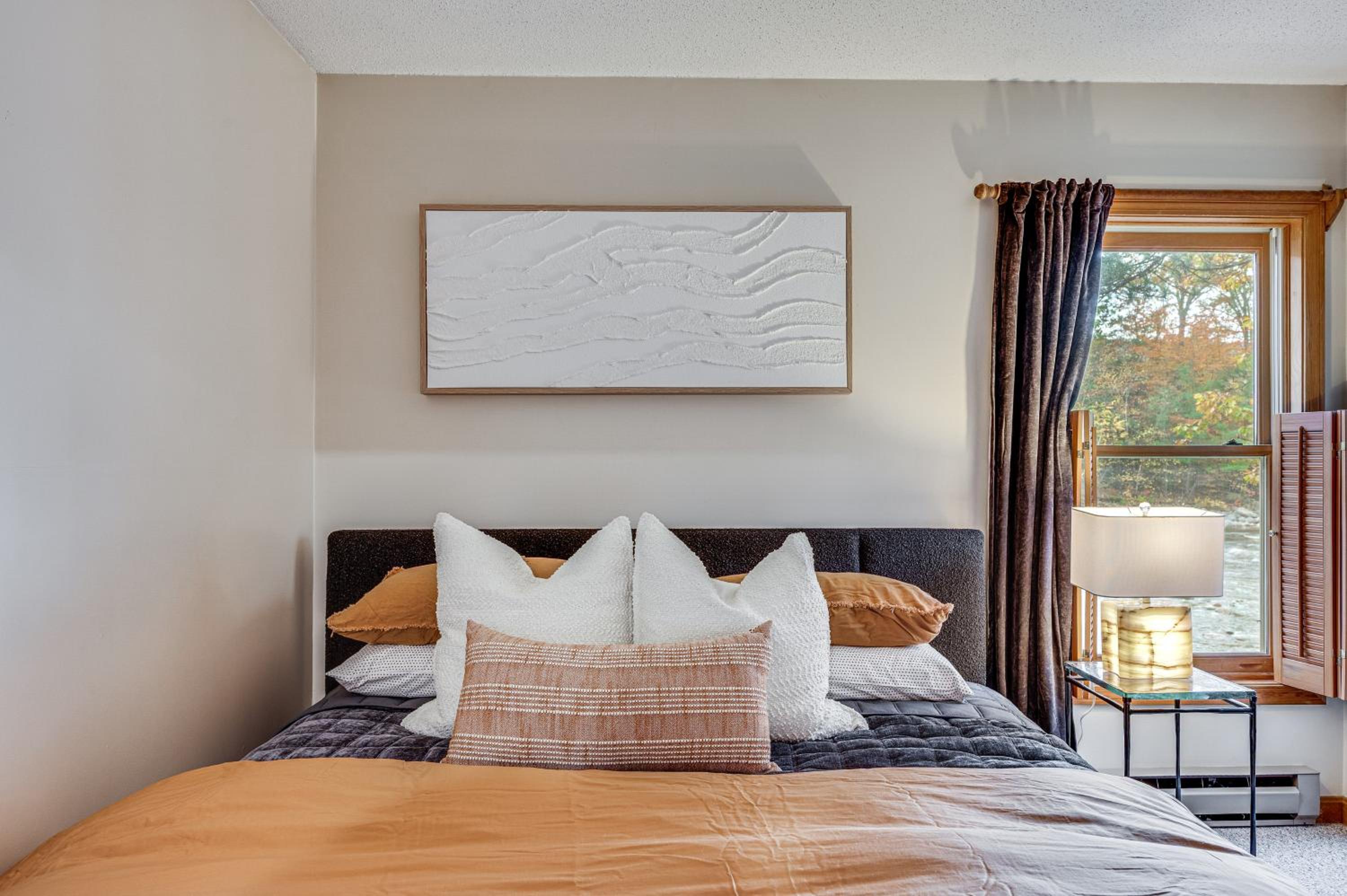 Ski, Hike and Unwind! Riverfront Getaway in Lincoln