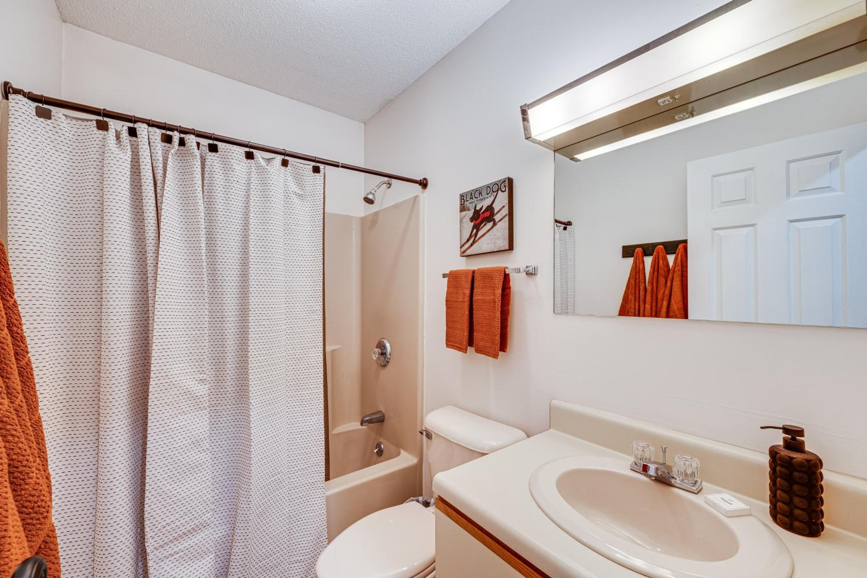 Ski, Hike and Unwind! Riverfront Getaway in Lincoln