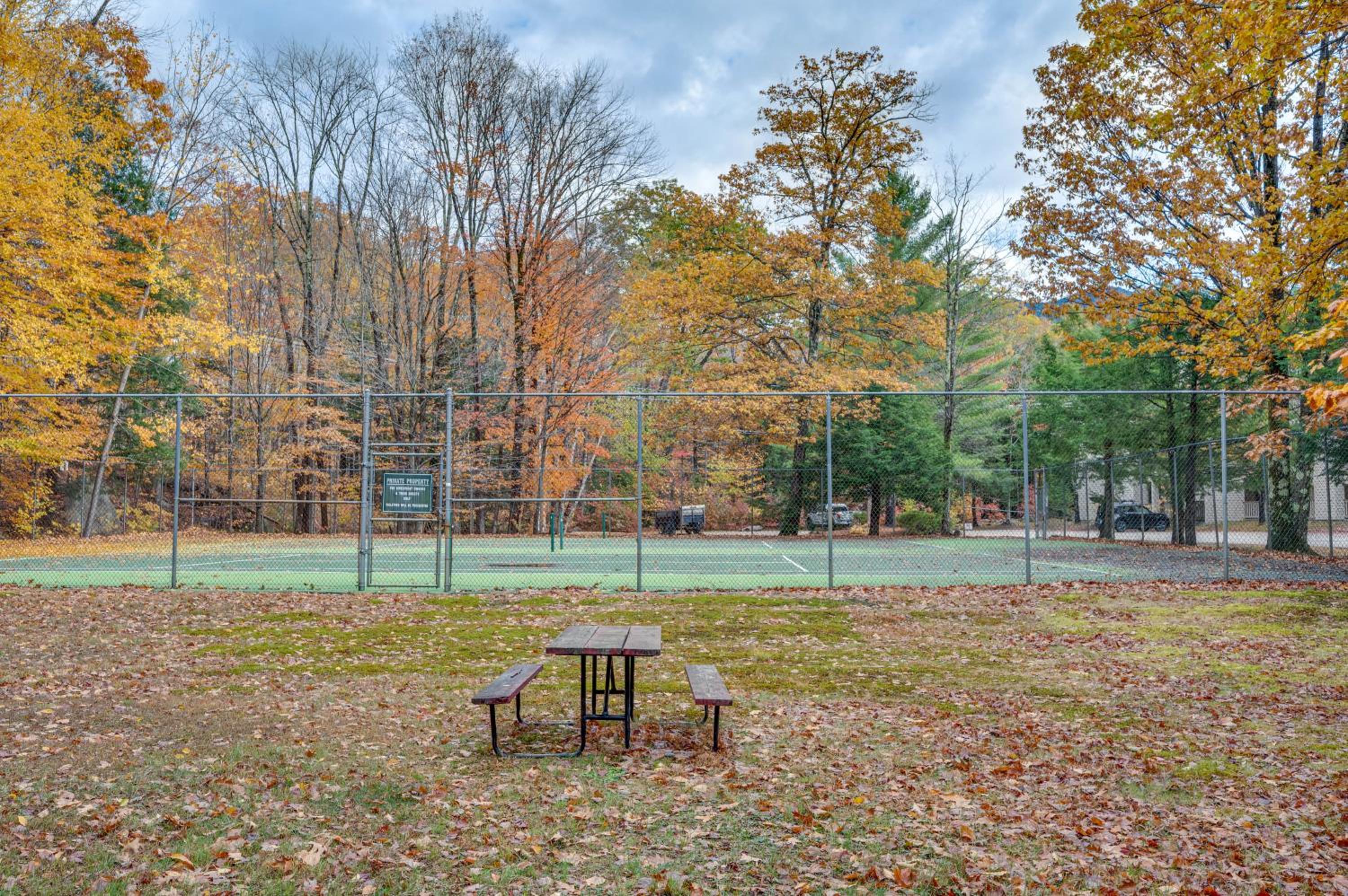 Ski, Hike and Unwind! Riverfront Getaway in Lincoln