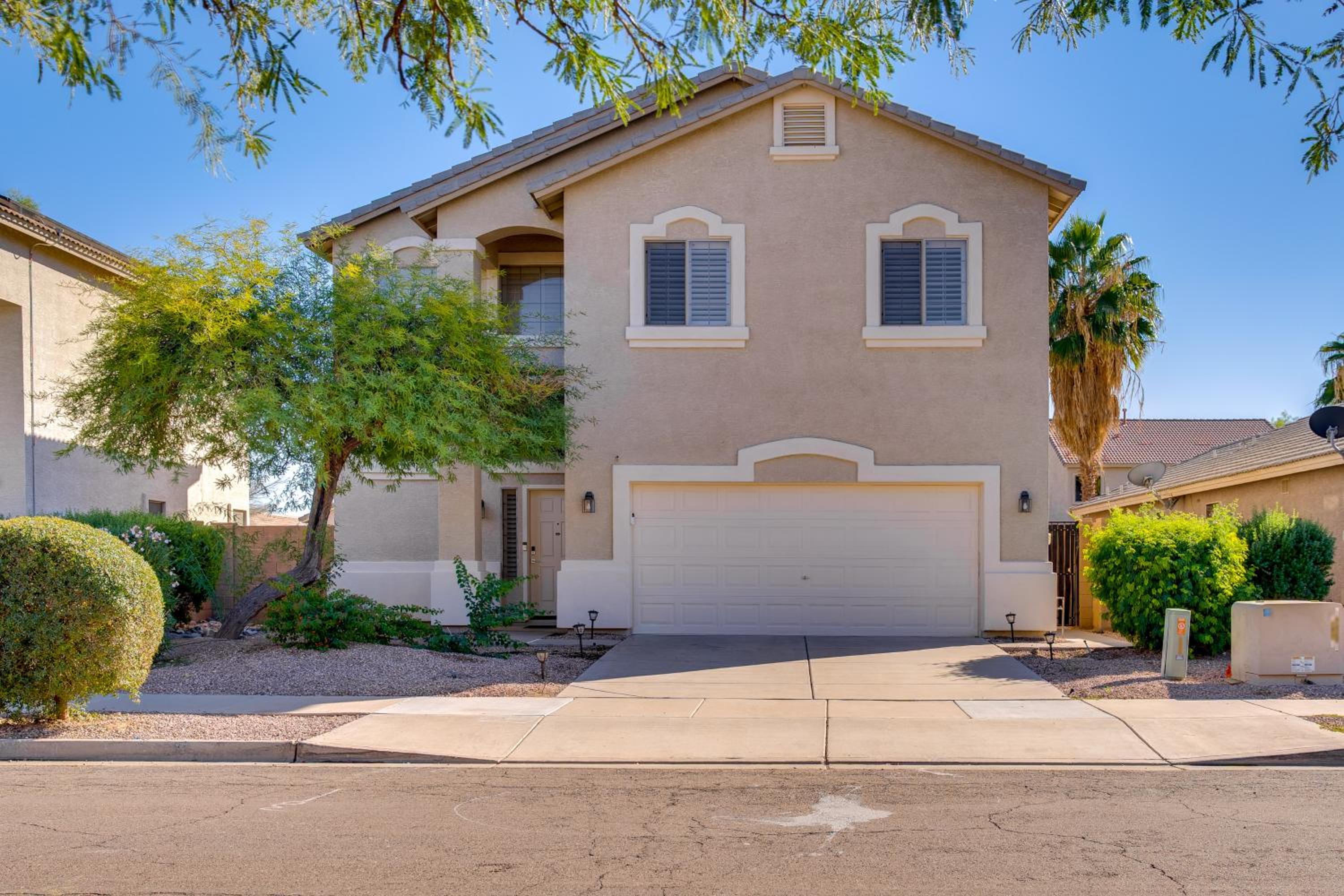 Close to Hospitals Goodyear Family Home with Pool!