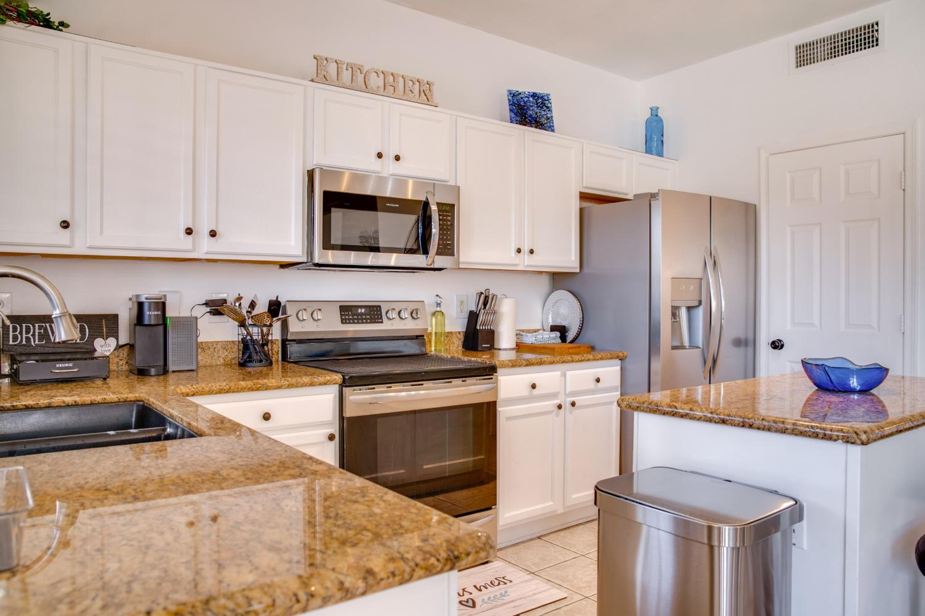 Close to Hospitals Goodyear Family Home with Pool!