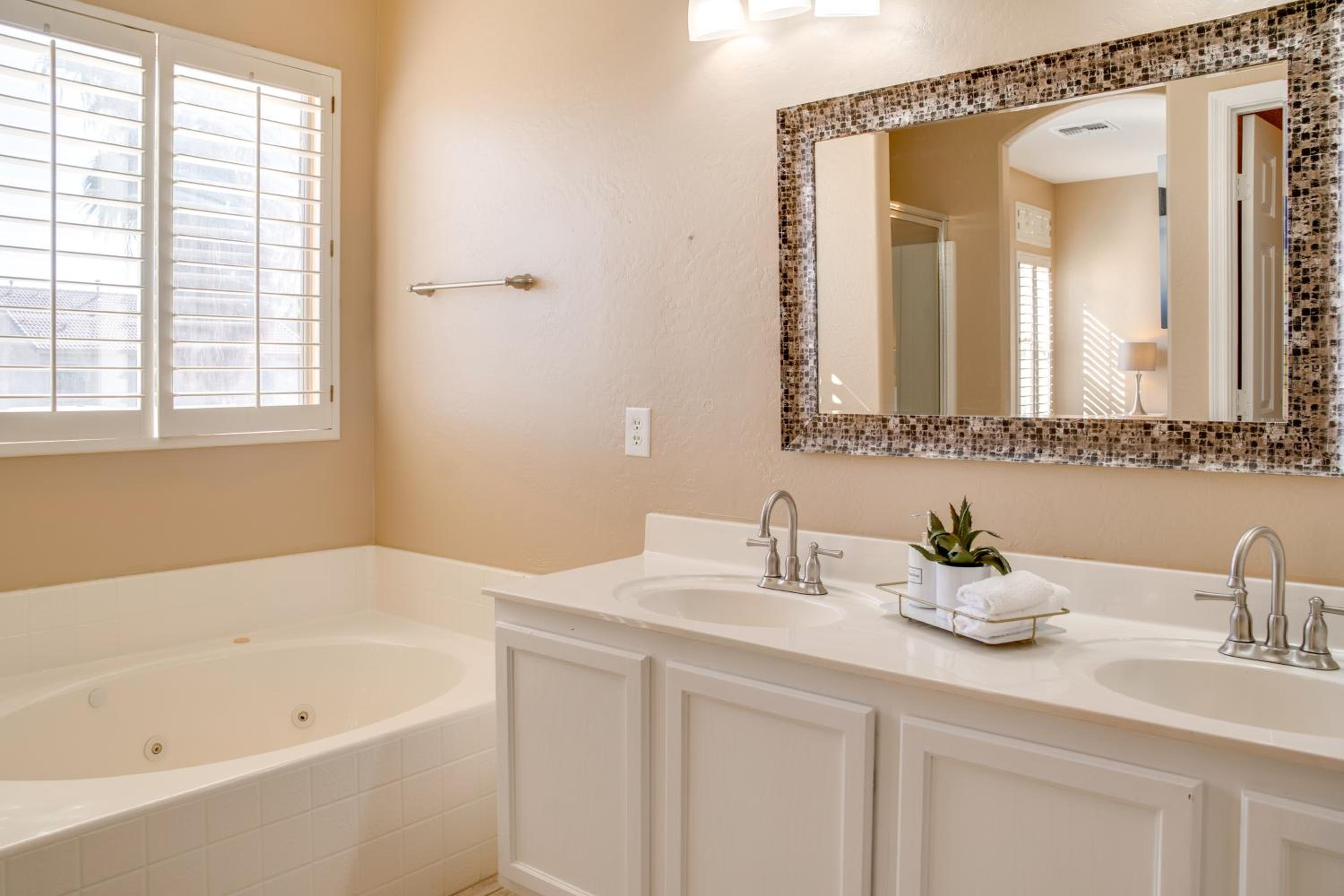 Close to Hospitals Goodyear Family Home with Pool!