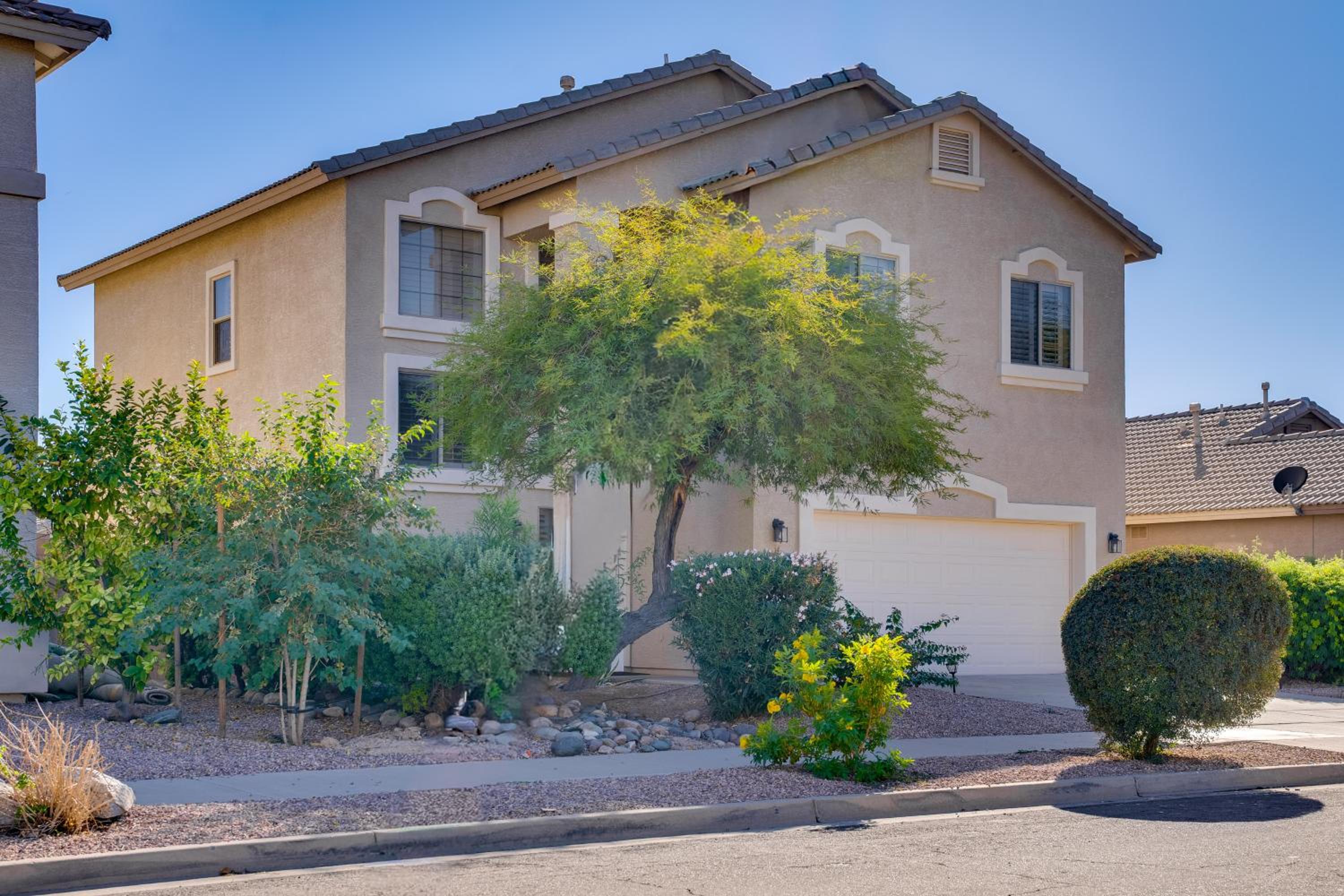 Close to Hospitals Goodyear Family Home with Pool!