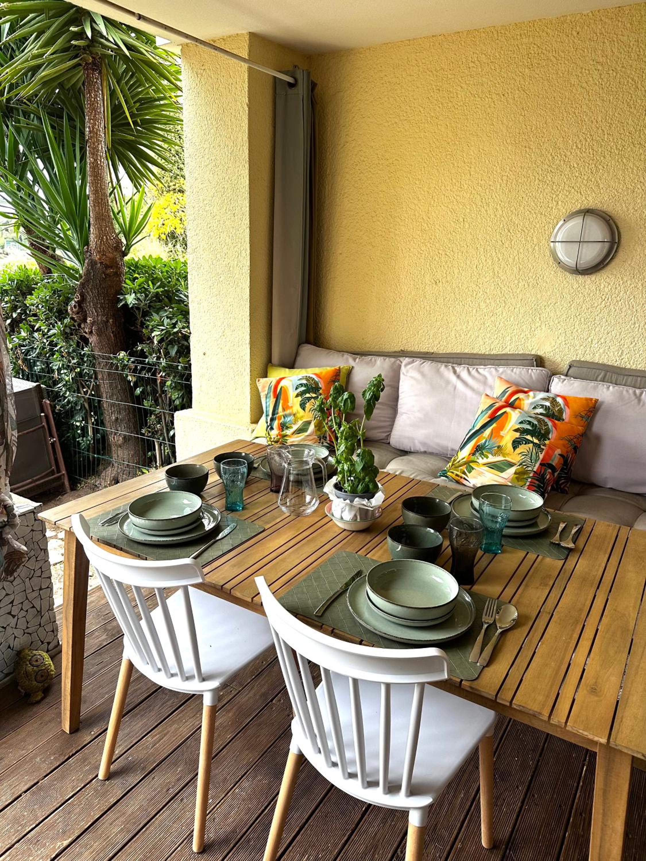 CAP ESTÉREL Famille - Multisports- Appartement 4 personnes en Rez de Jardin - vue Mer -Terrasse -Parking -
