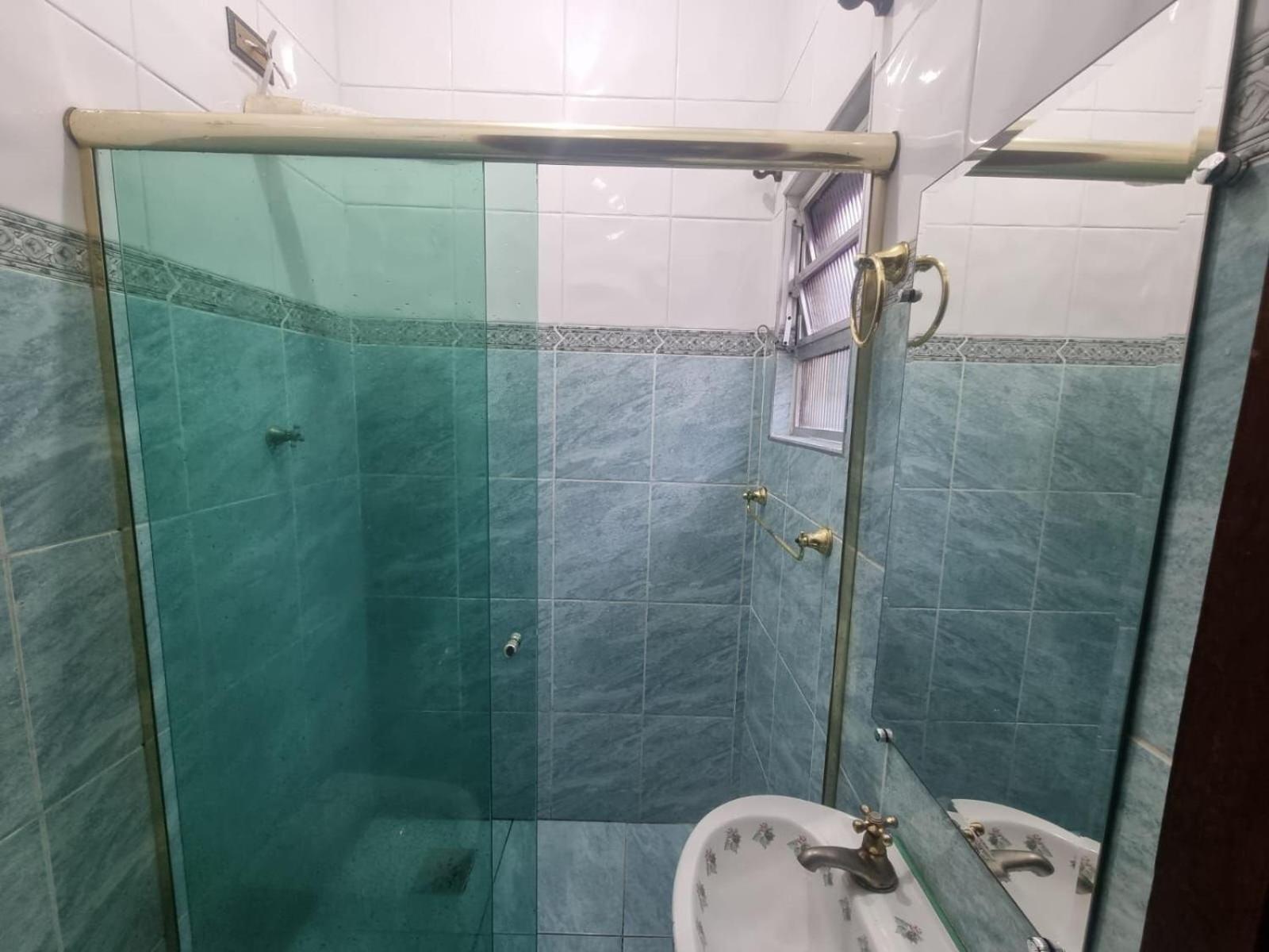 Pousada II House Beach Brasil , Suites com banheiros Privativos, PISCINA com cascata e área familiar para churrasco, Garage GRATUITA, próx-praia da Aviação