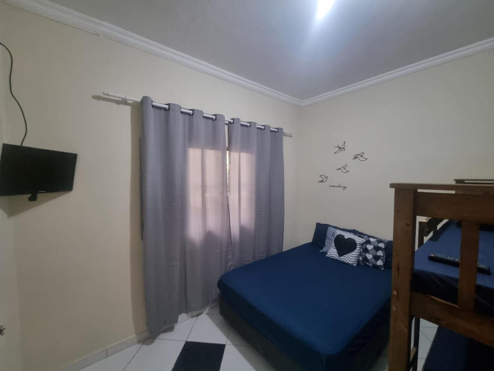 Pousada II House Beach Brasil , Suites com banheiros Privativos, PISCINA com cascata e área familiar para churrasco, Garage GRATUITA, próx-praia da Aviação