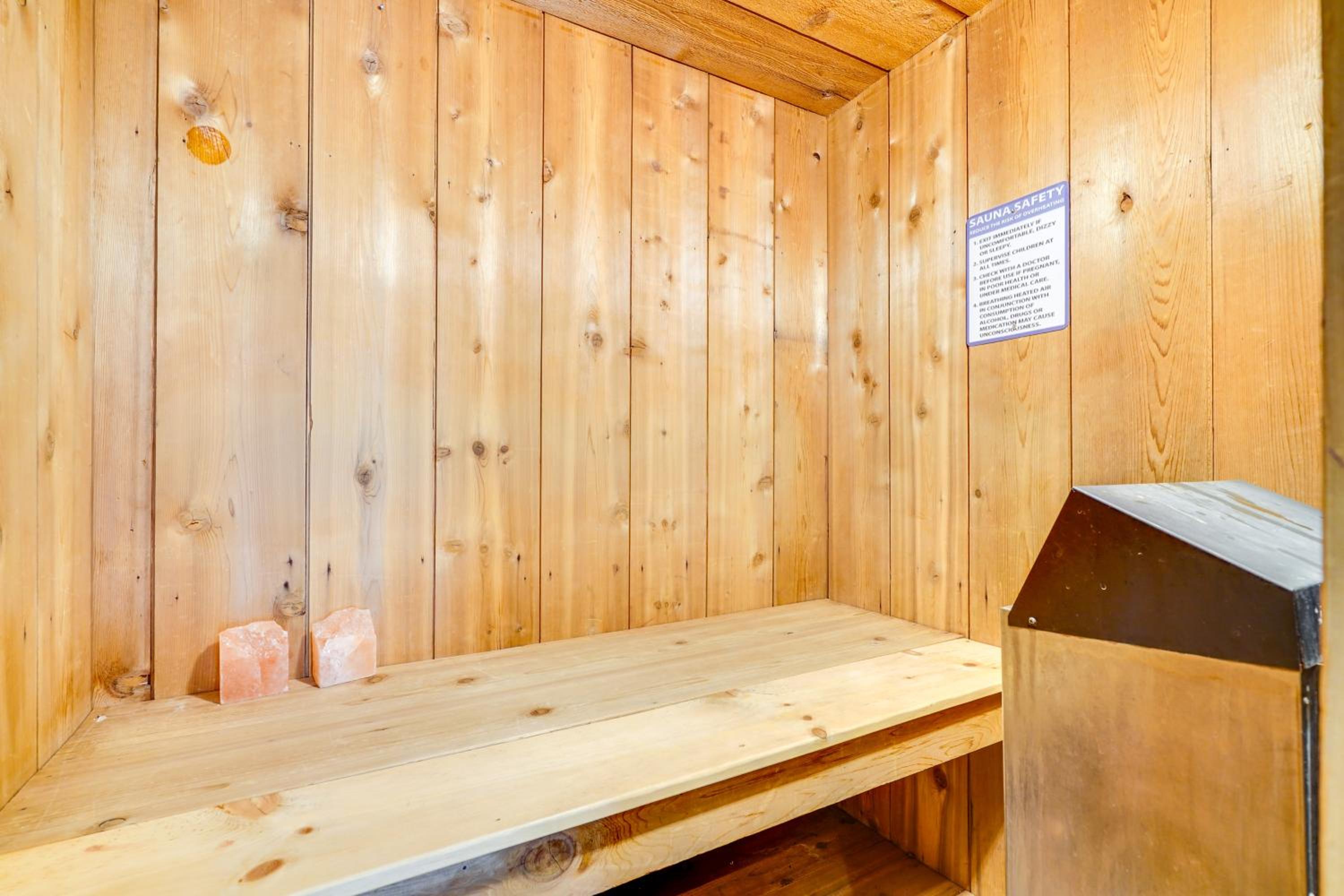 Stratton Shuttle Access! Vermont Mountain Hideaway