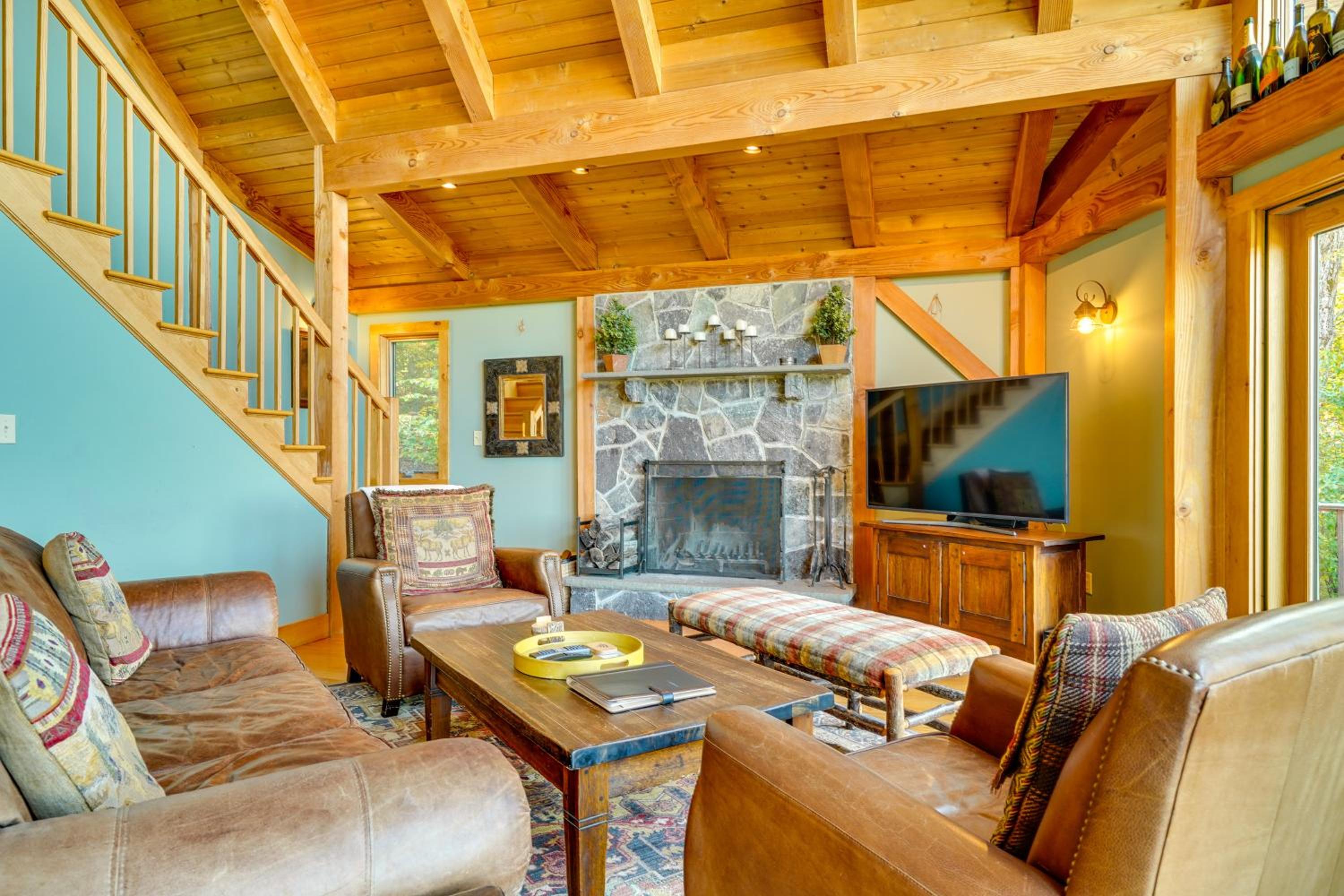 4 Mi to Stratton! Group Getaway with Deck and Views
