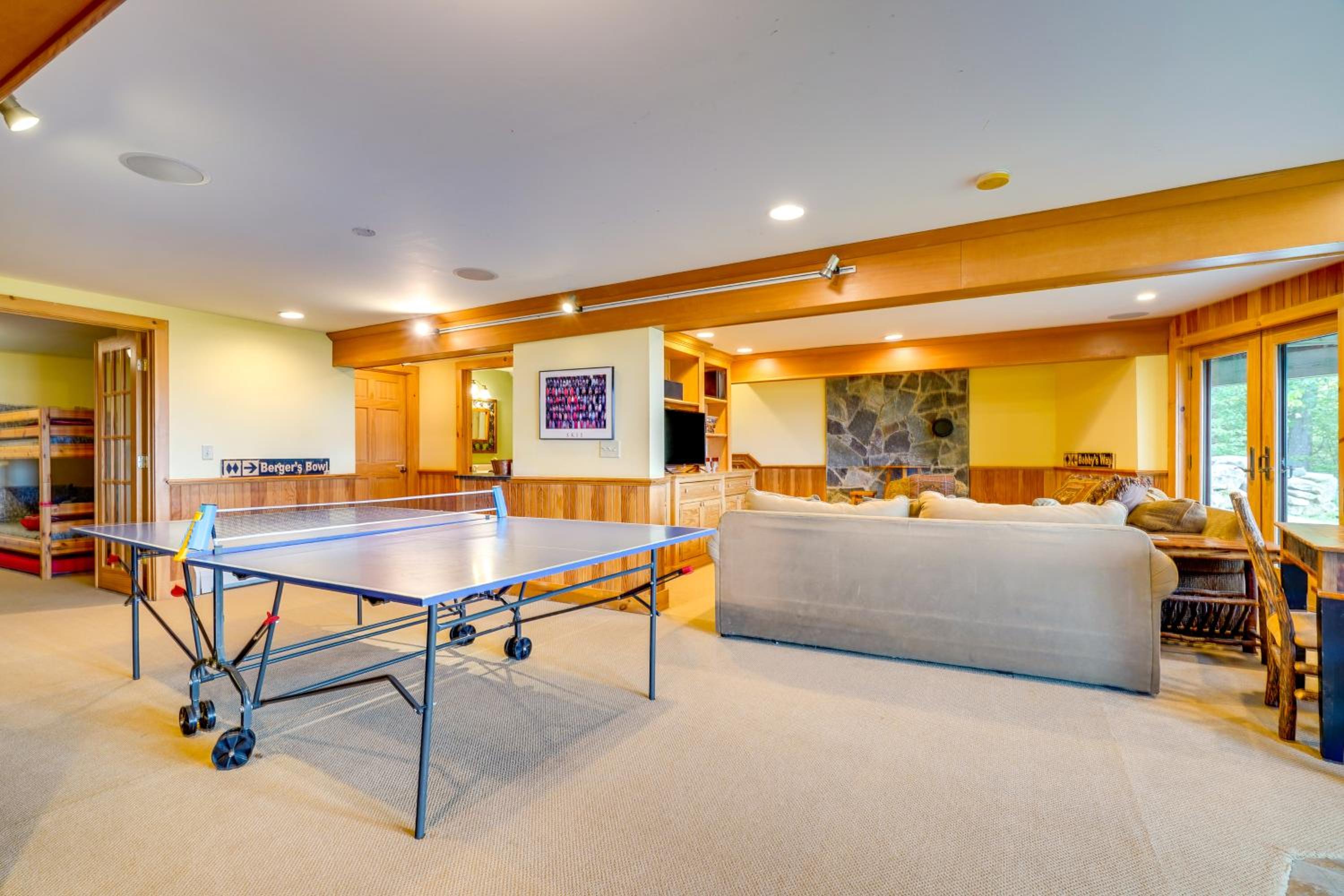 4 Mi to Stratton! Group Getaway with Deck and Views