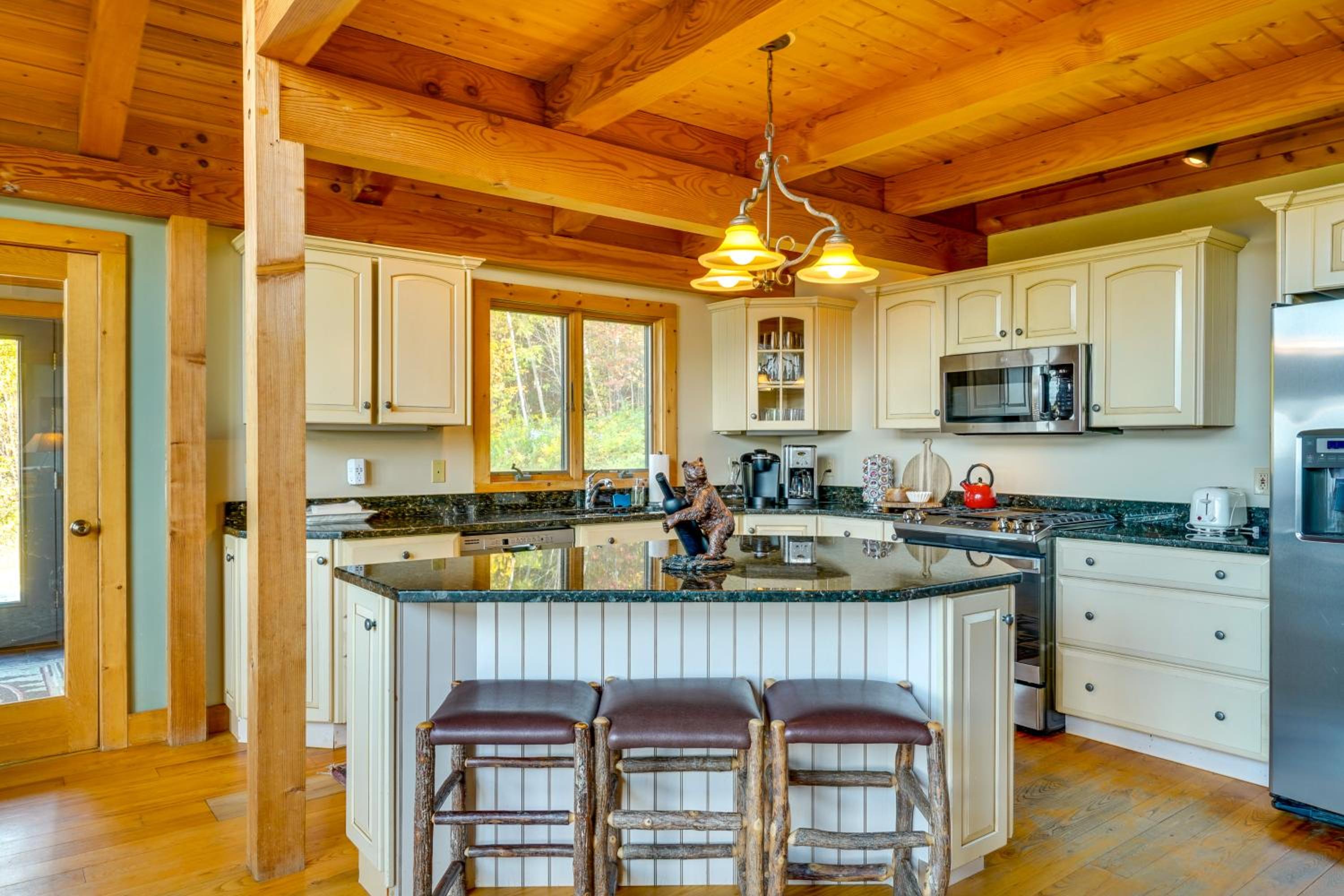 4 Mi to Stratton! Group Getaway with Deck and Views
