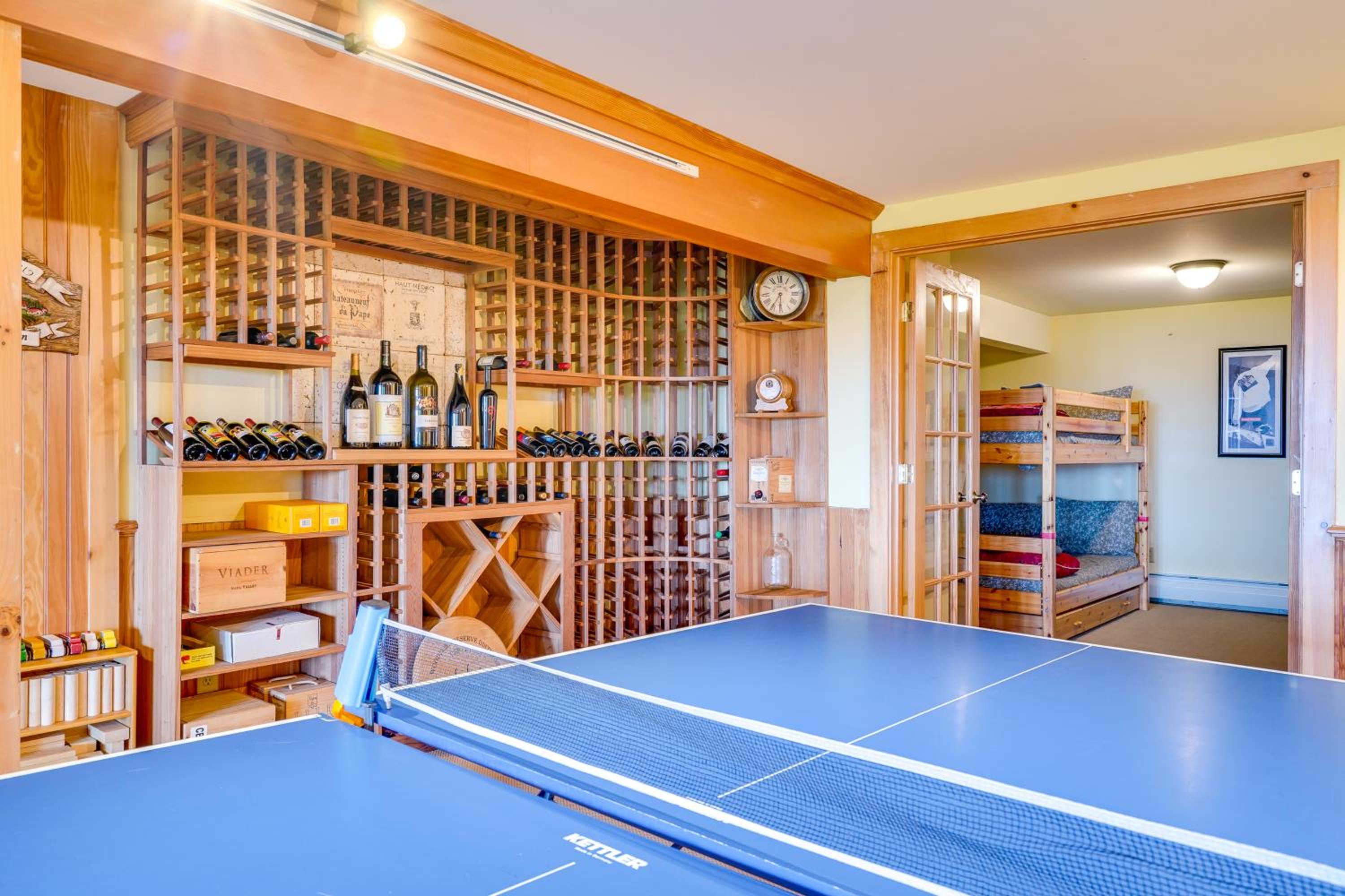 4 Mi to Stratton! Group Getaway with Deck and Views