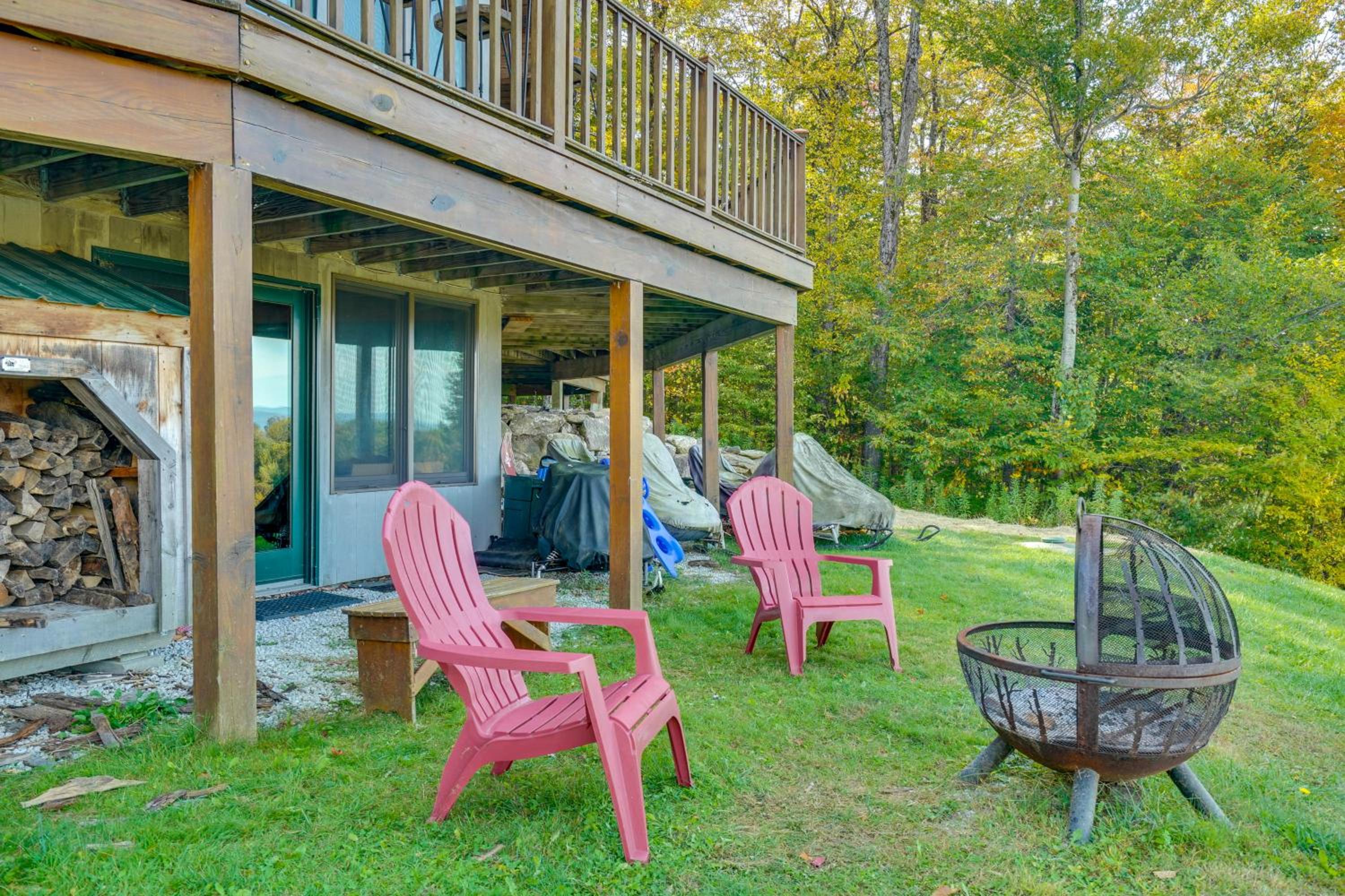 4 Mi to Stratton! Group Getaway with Deck and Views