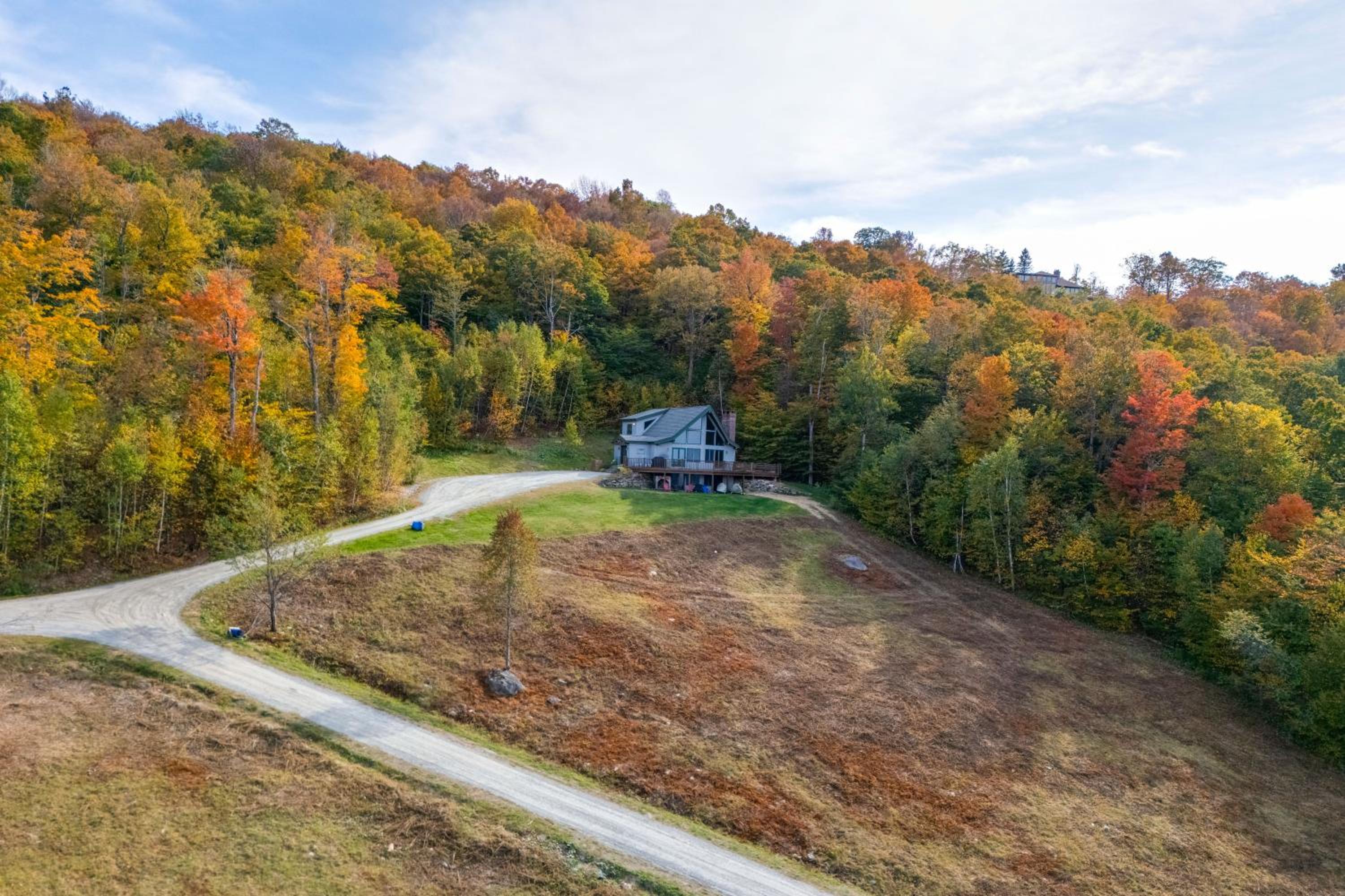4 Mi to Stratton! Group Getaway with Deck and Views