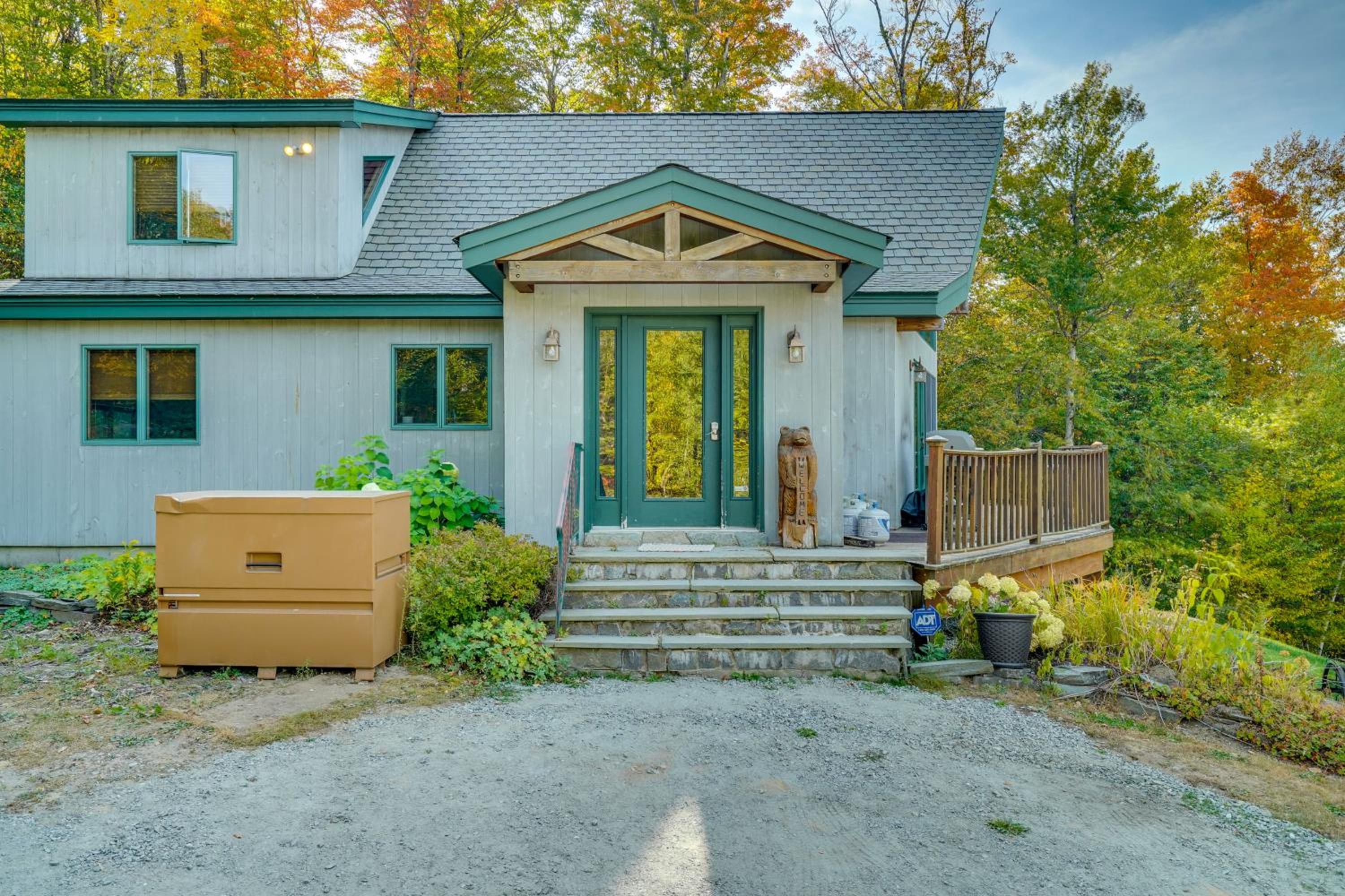 4 Mi to Stratton! Group Getaway with Deck and Views