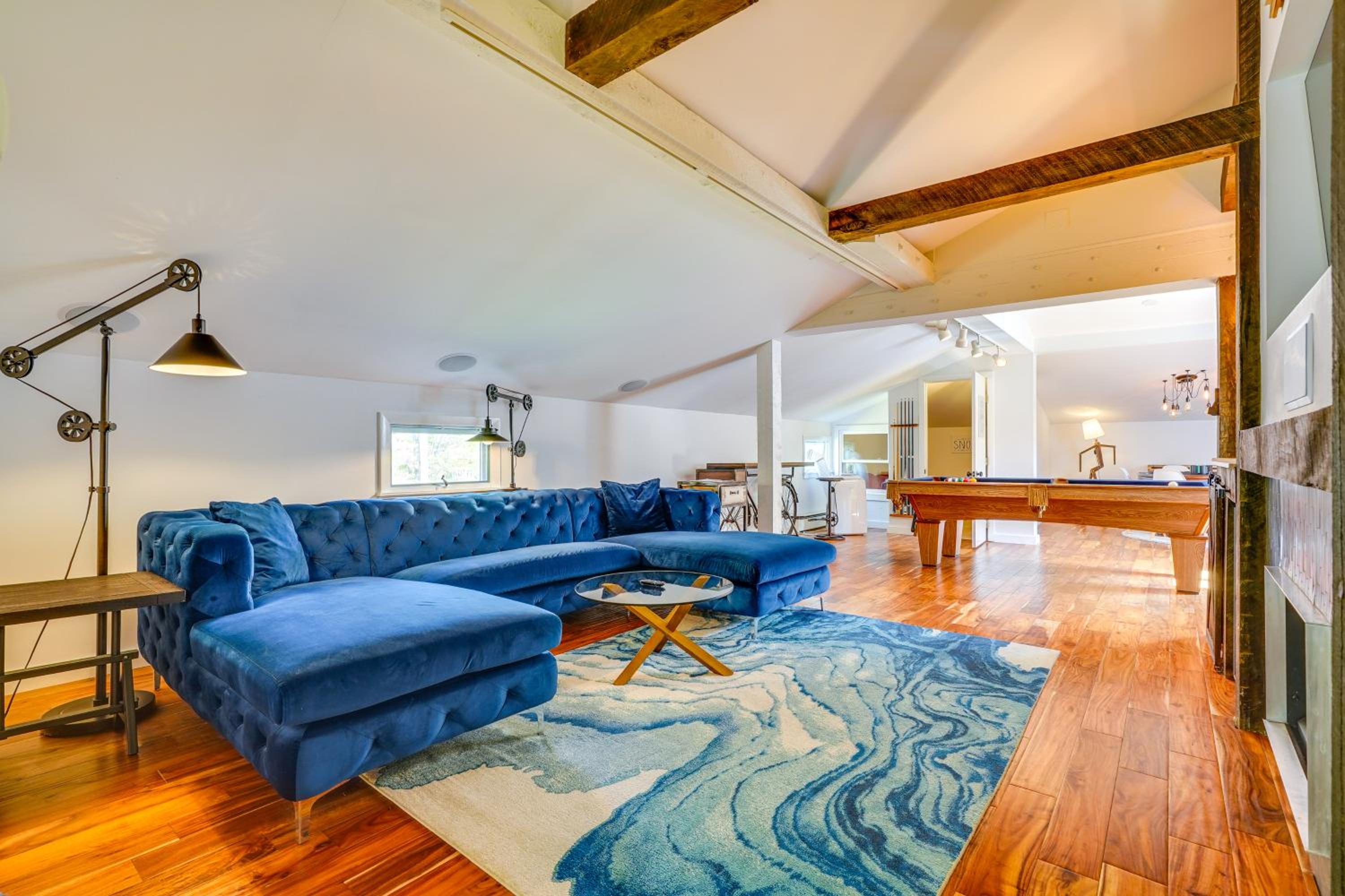 Luxe 5,000 Sq Ft Retreat 5 Mi to Stratton Resort