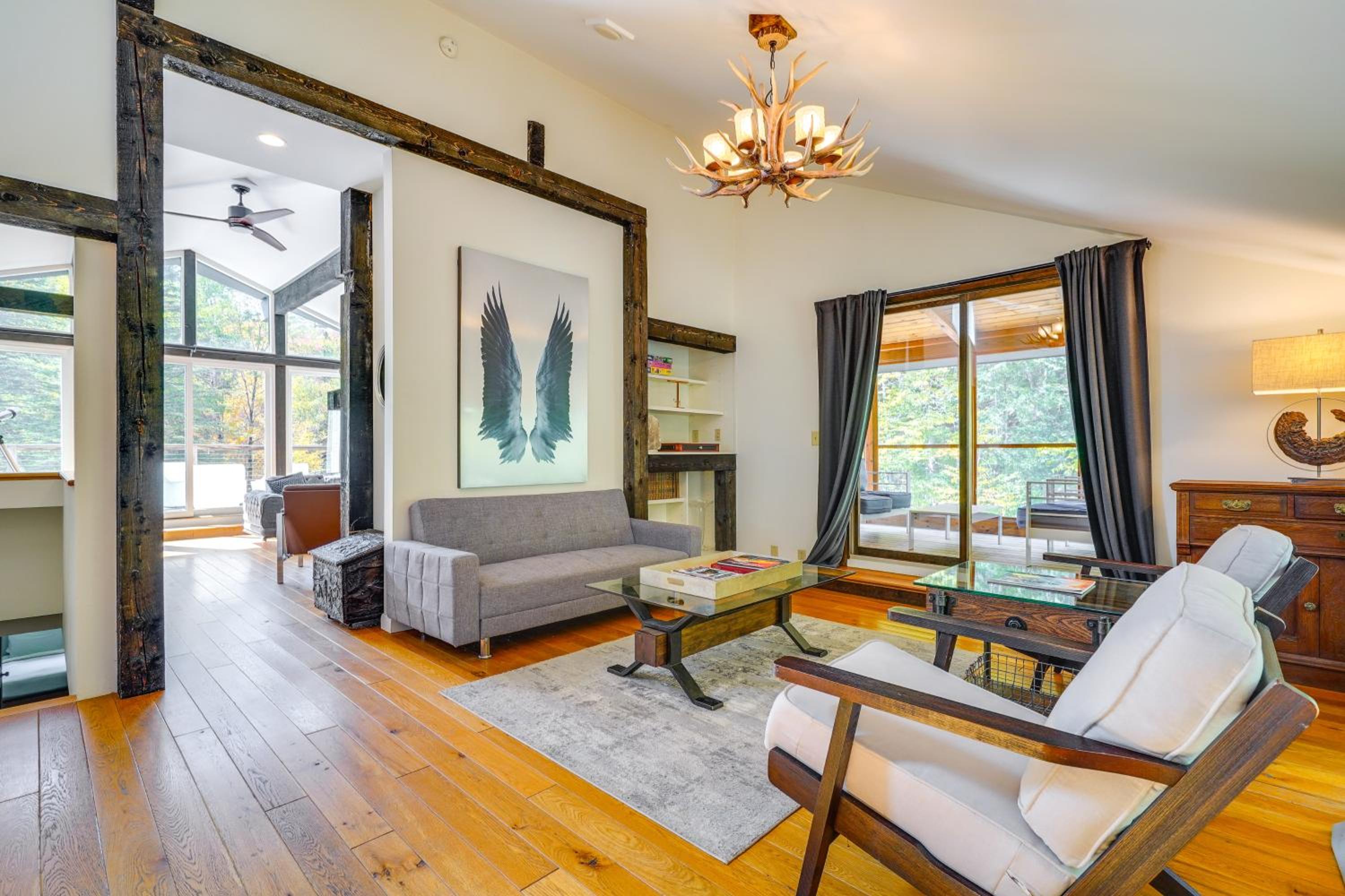 Luxe 5,000 Sq Ft Retreat 5 Mi to Stratton Resort