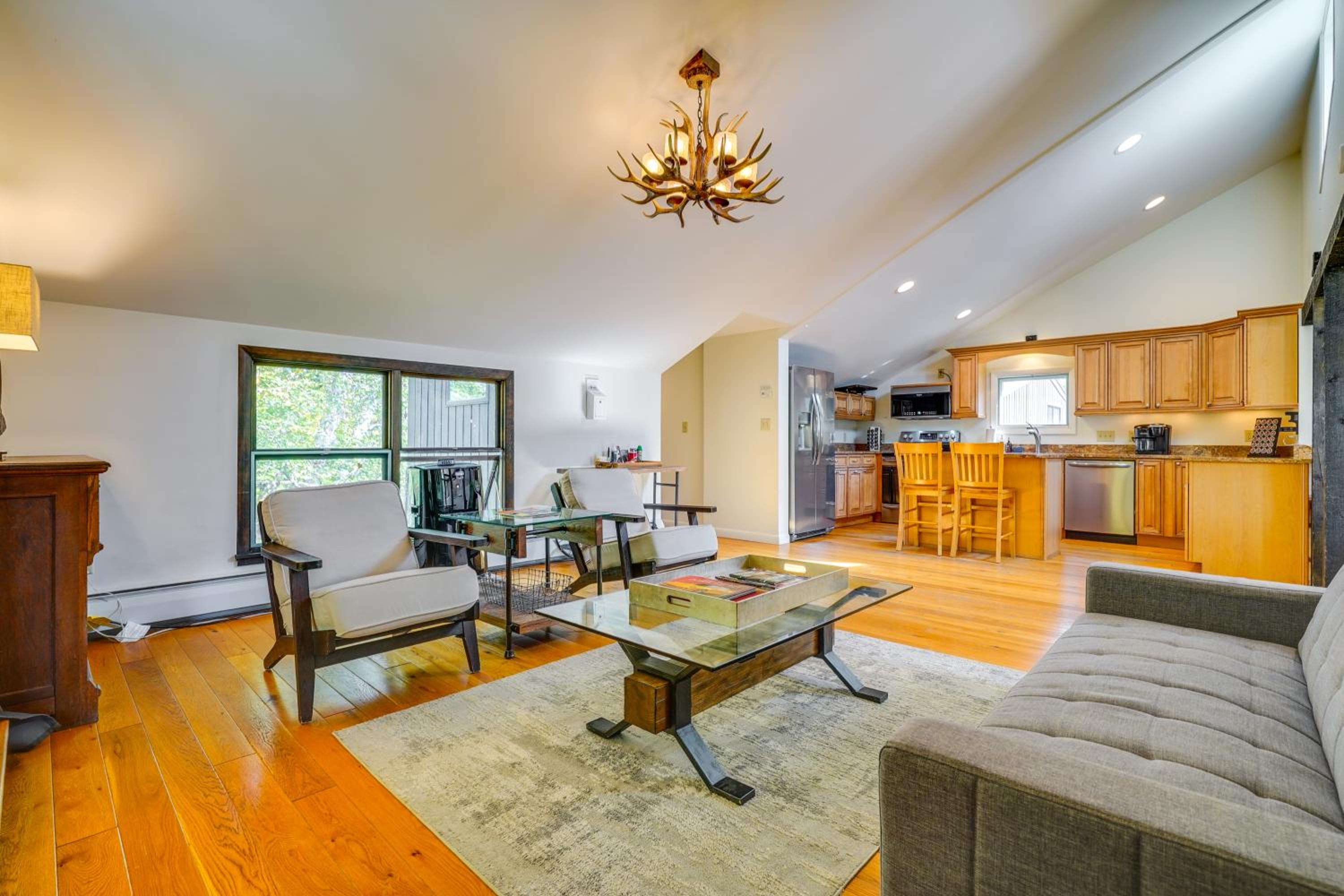 Luxe 5,000 Sq Ft Retreat 5 Mi to Stratton Resort