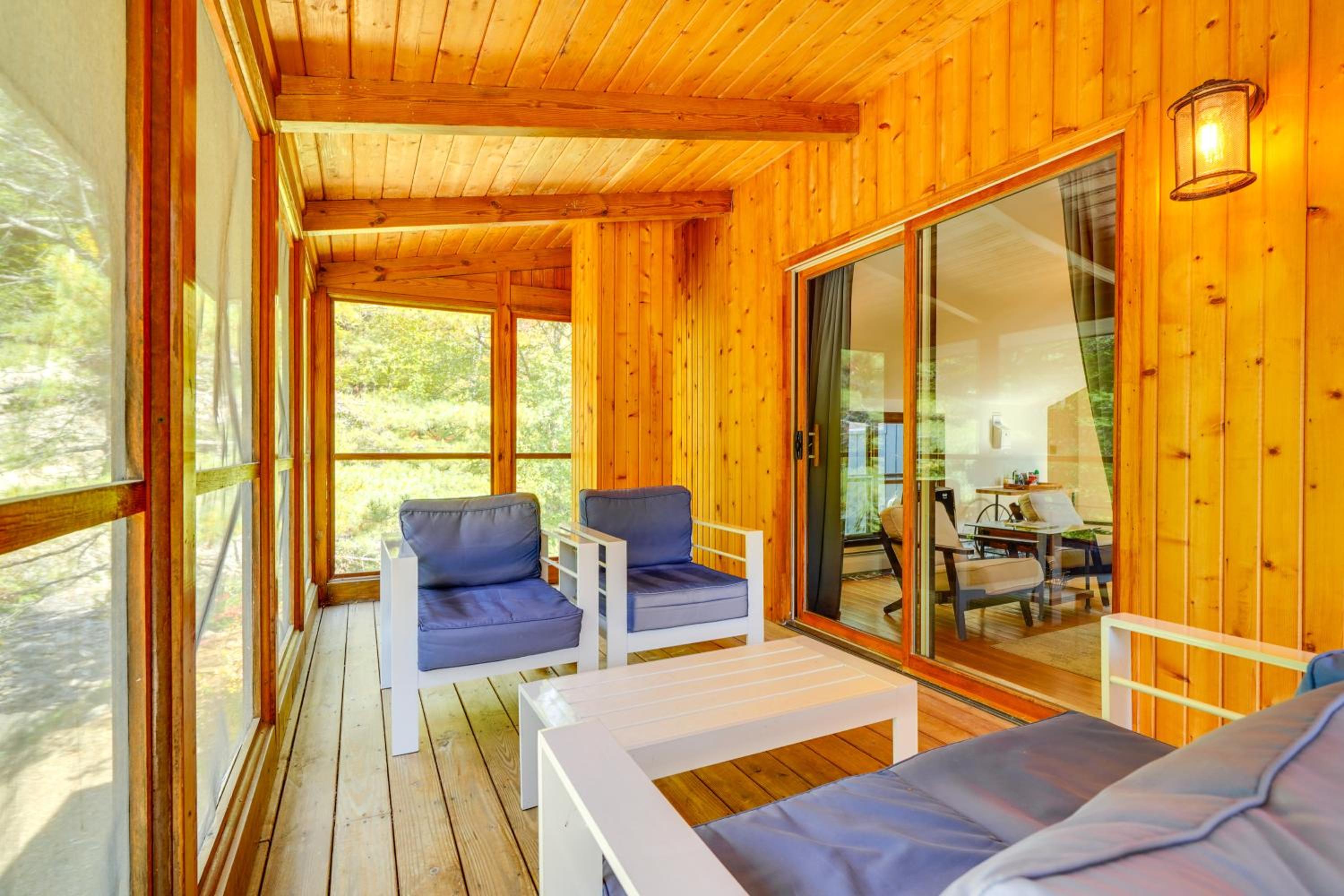Luxe 5,000 Sq Ft Retreat 5 Mi to Stratton Resort