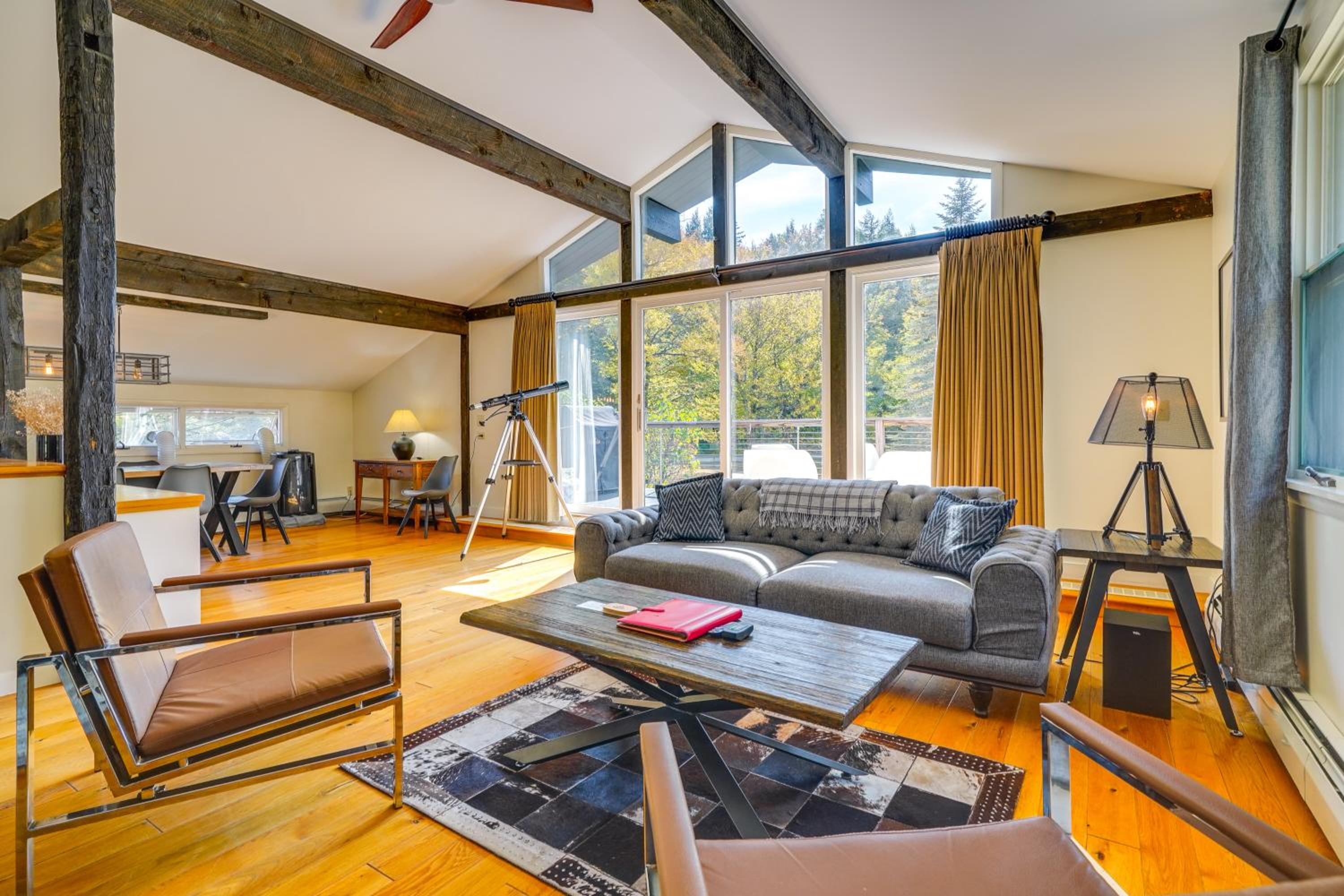 Luxe 5,000 Sq Ft Retreat 5 Mi to Stratton Resort