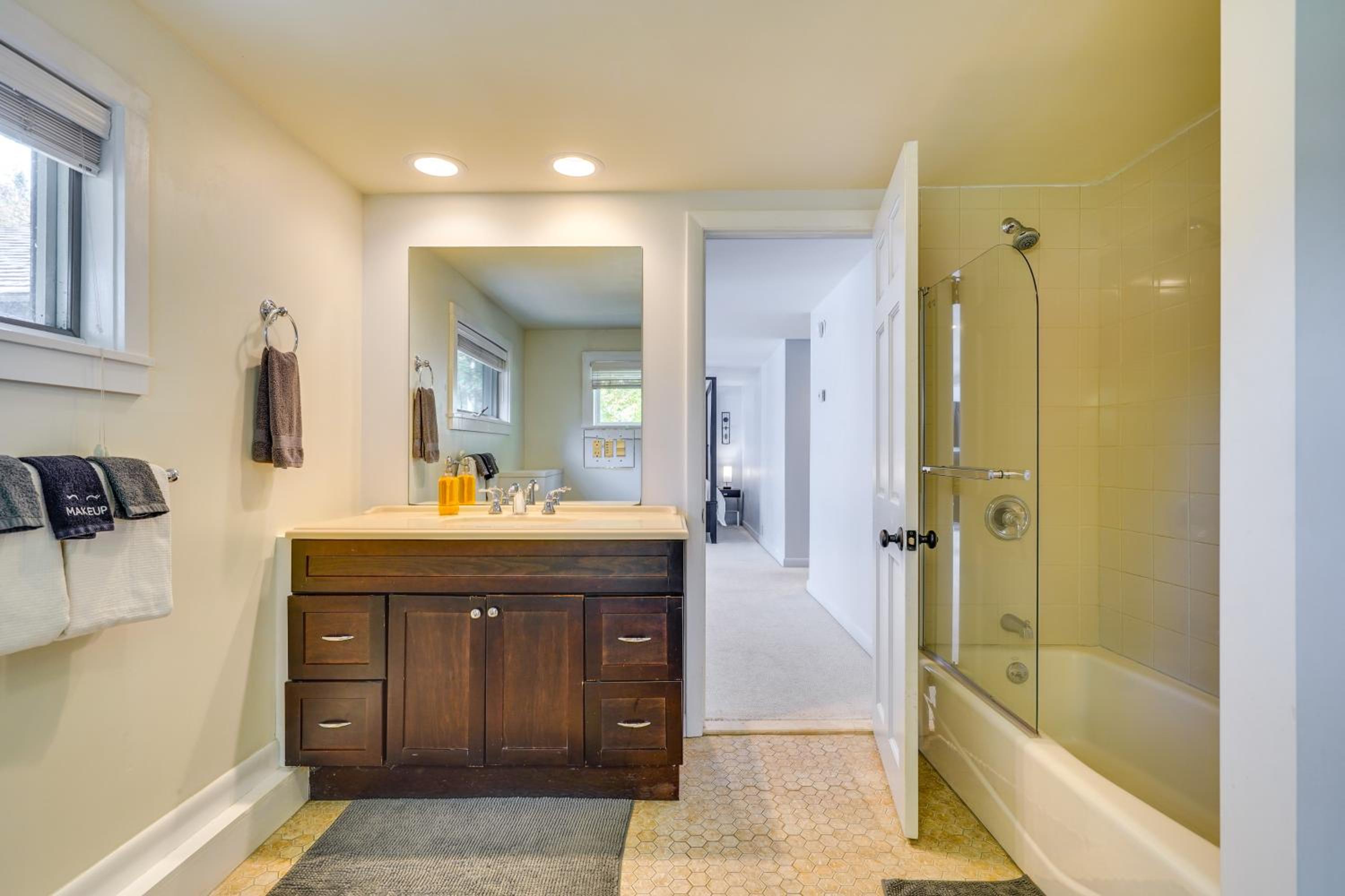 Luxe 5,000 Sq Ft Retreat 5 Mi to Stratton Resort