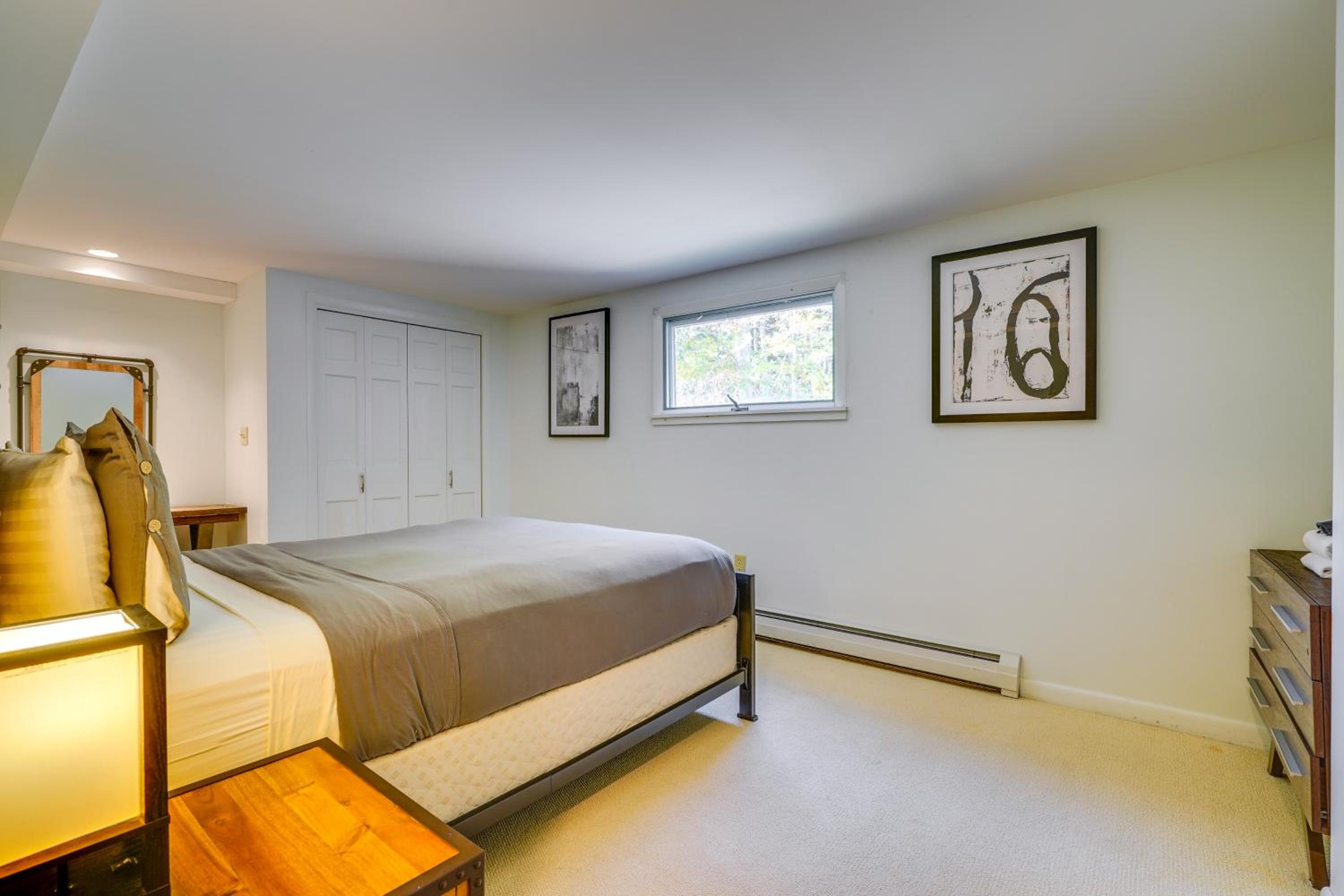Luxe 5,000 Sq Ft Retreat 5 Mi to Stratton Resort