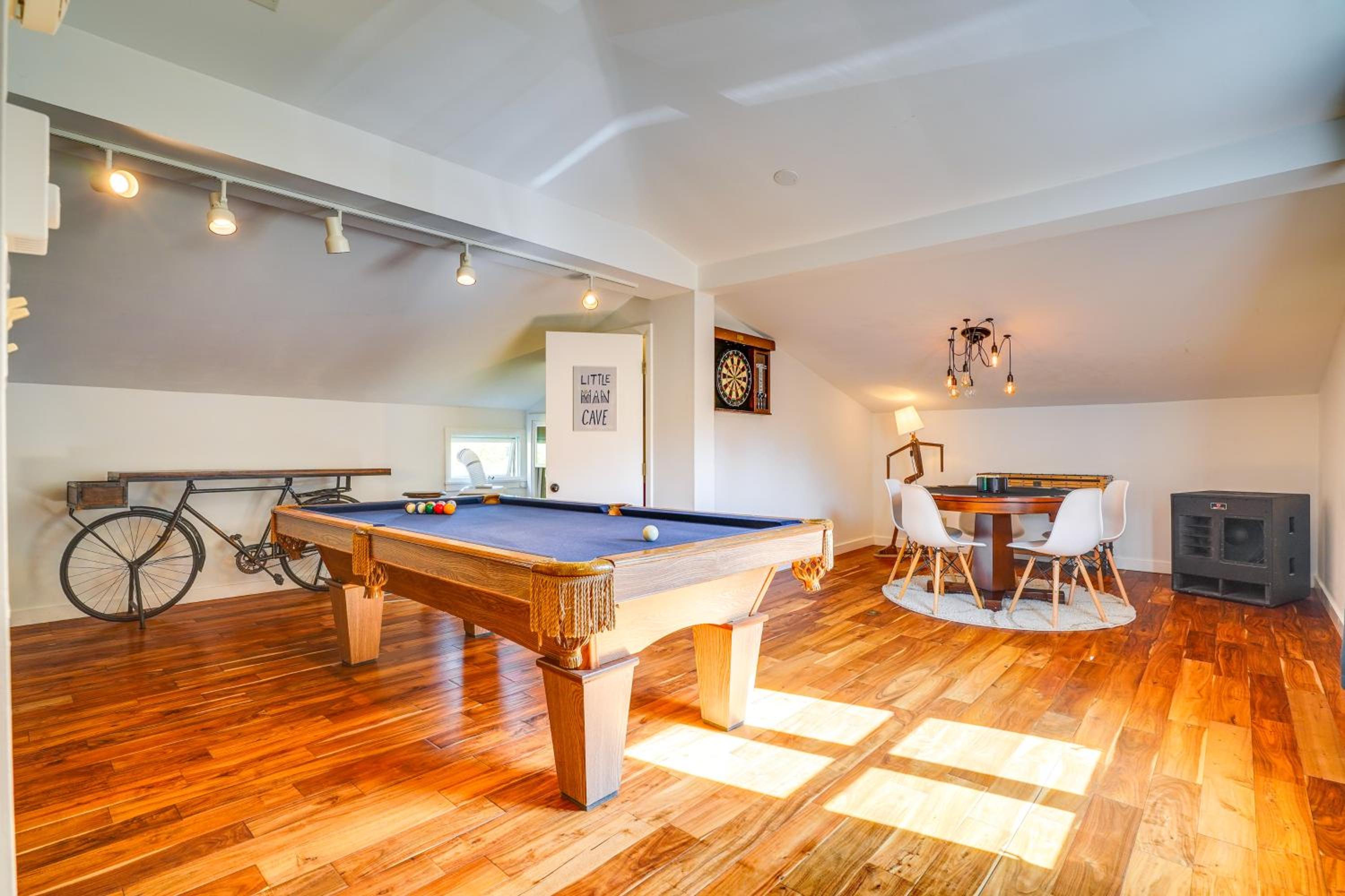 Luxe 5,000 Sq Ft Retreat 5 Mi to Stratton Resort
