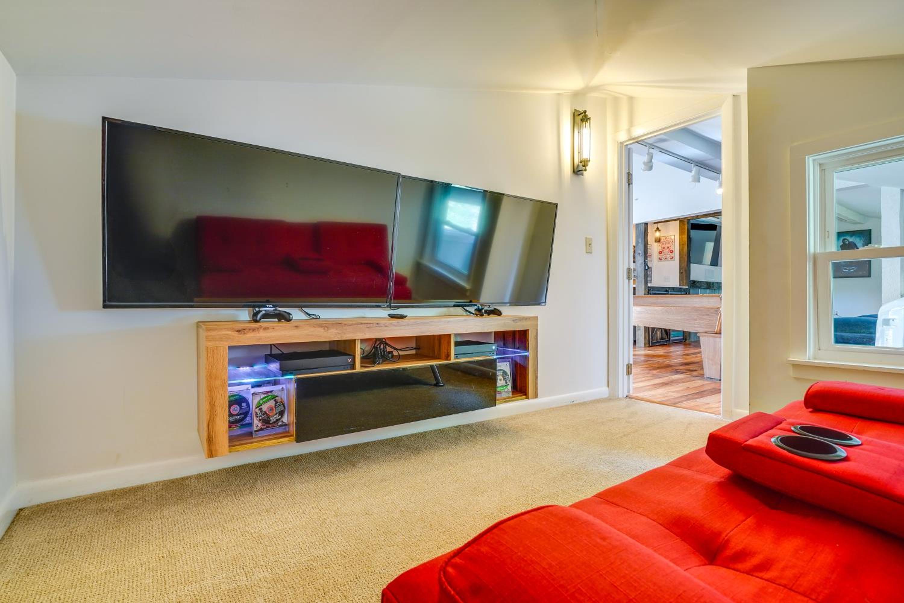 Luxe 5,000 Sq Ft Retreat 5 Mi to Stratton Resort
