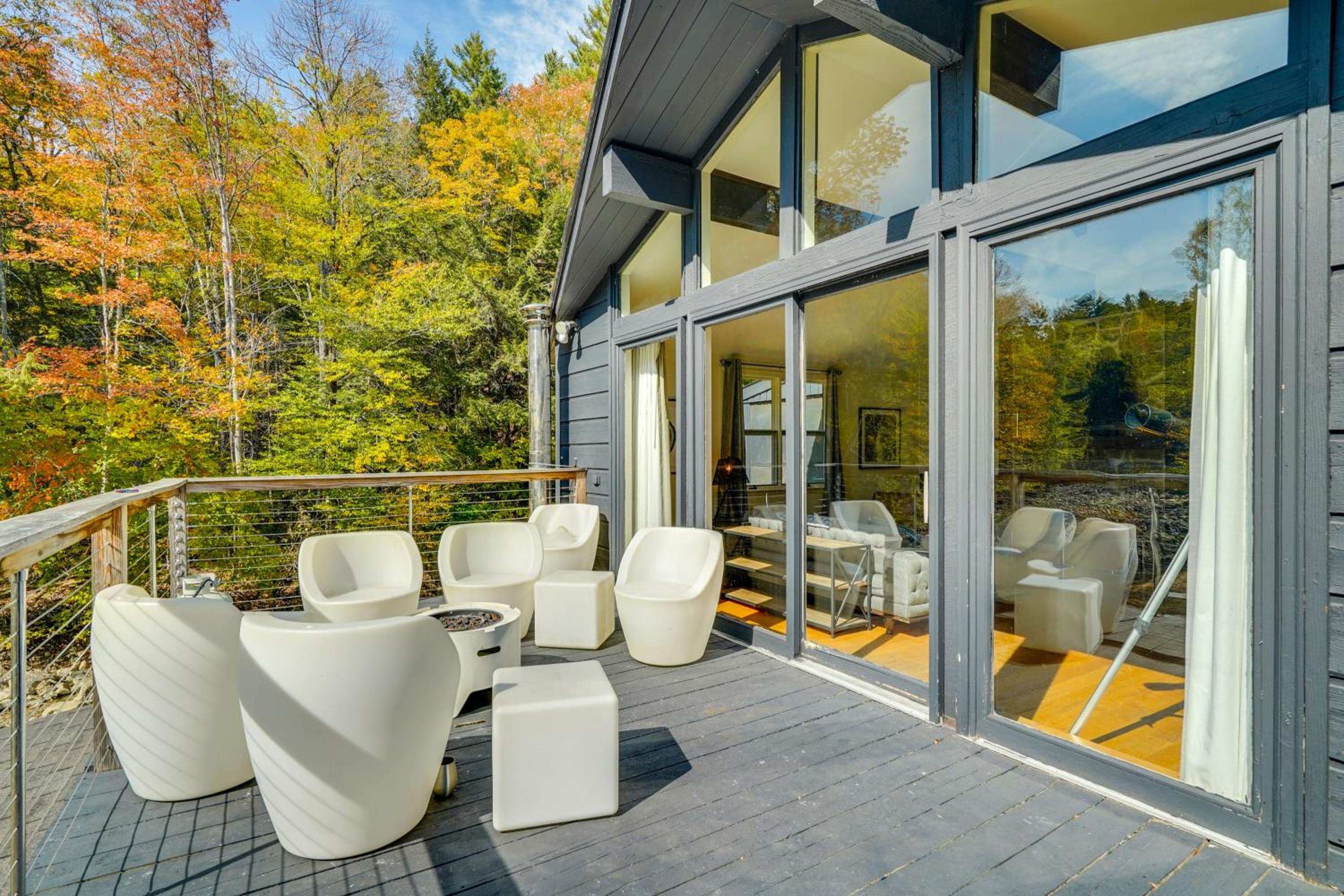 Luxe 5,000 Sq Ft Retreat 5 Mi to Stratton Resort