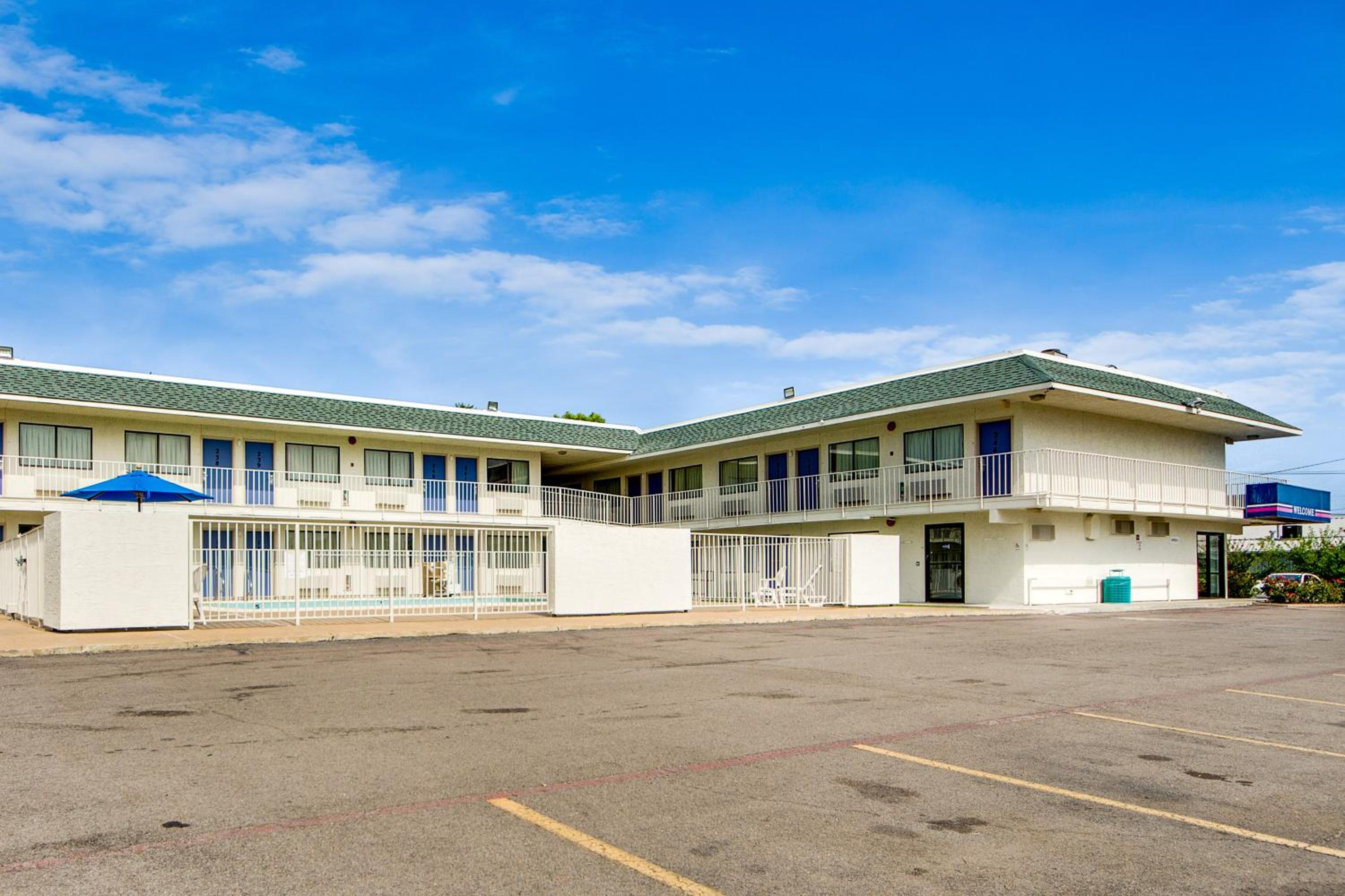 Muskogee Vacations - Avera Suites - Property Image 8
