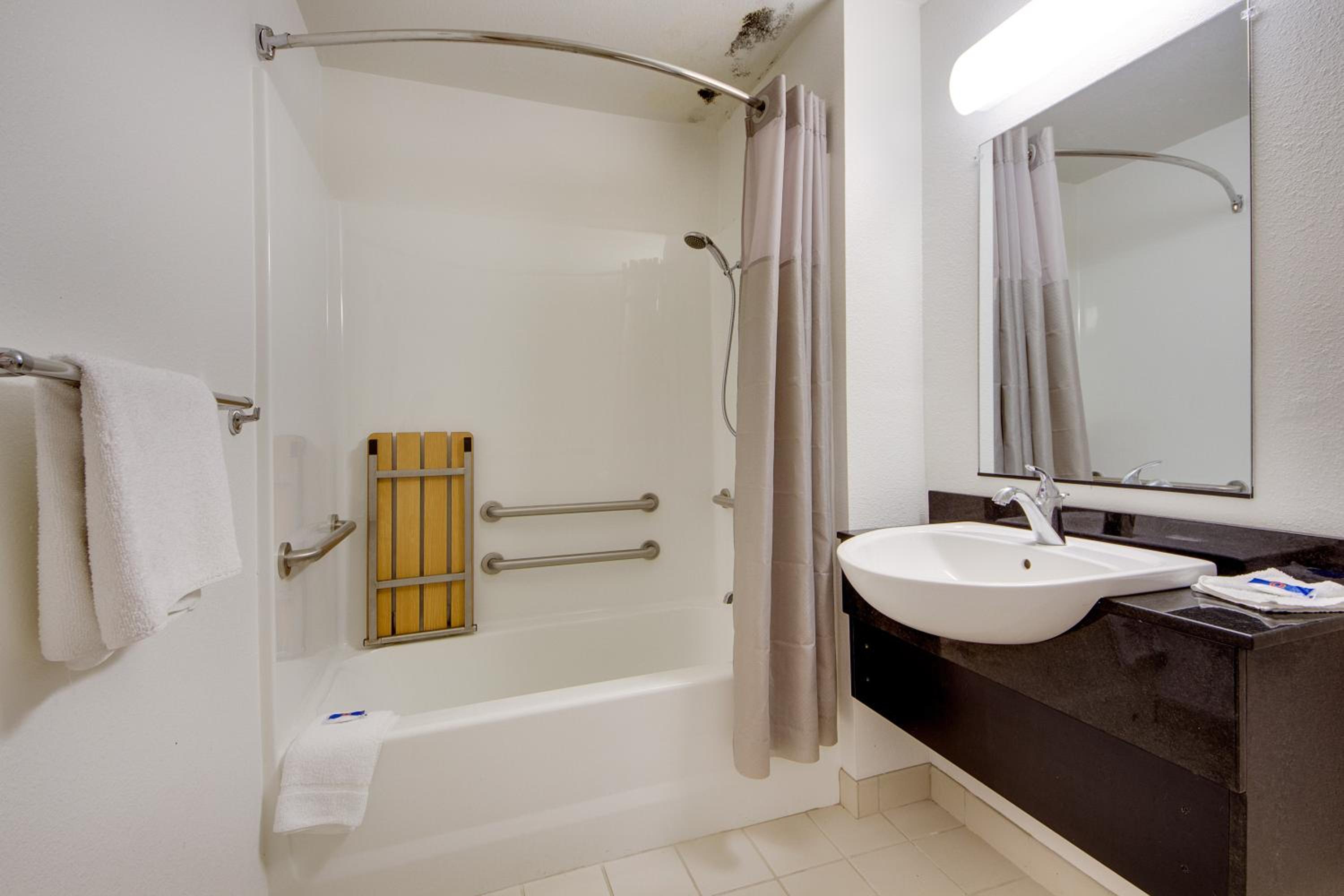 Avera Suites