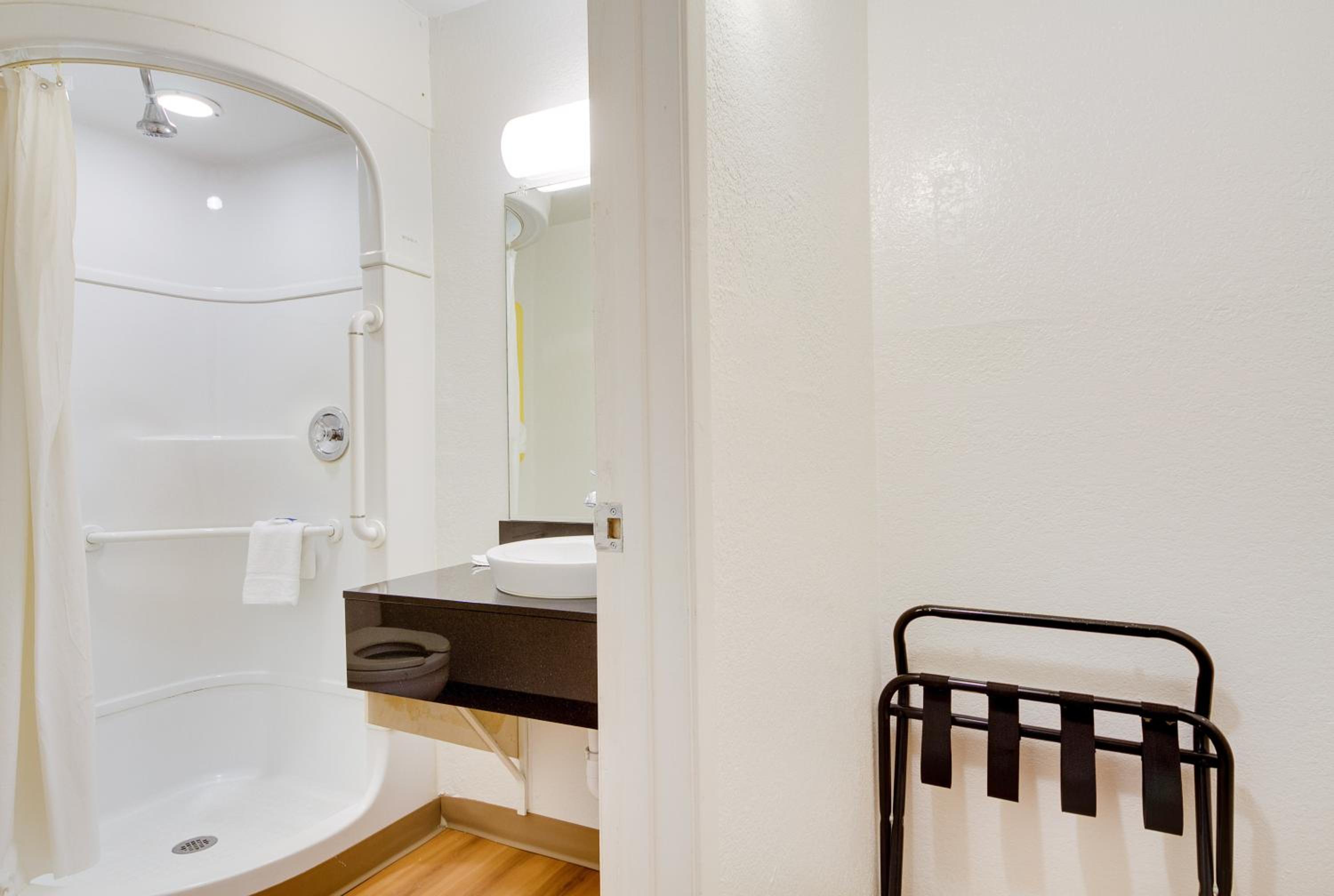 Avera Suites