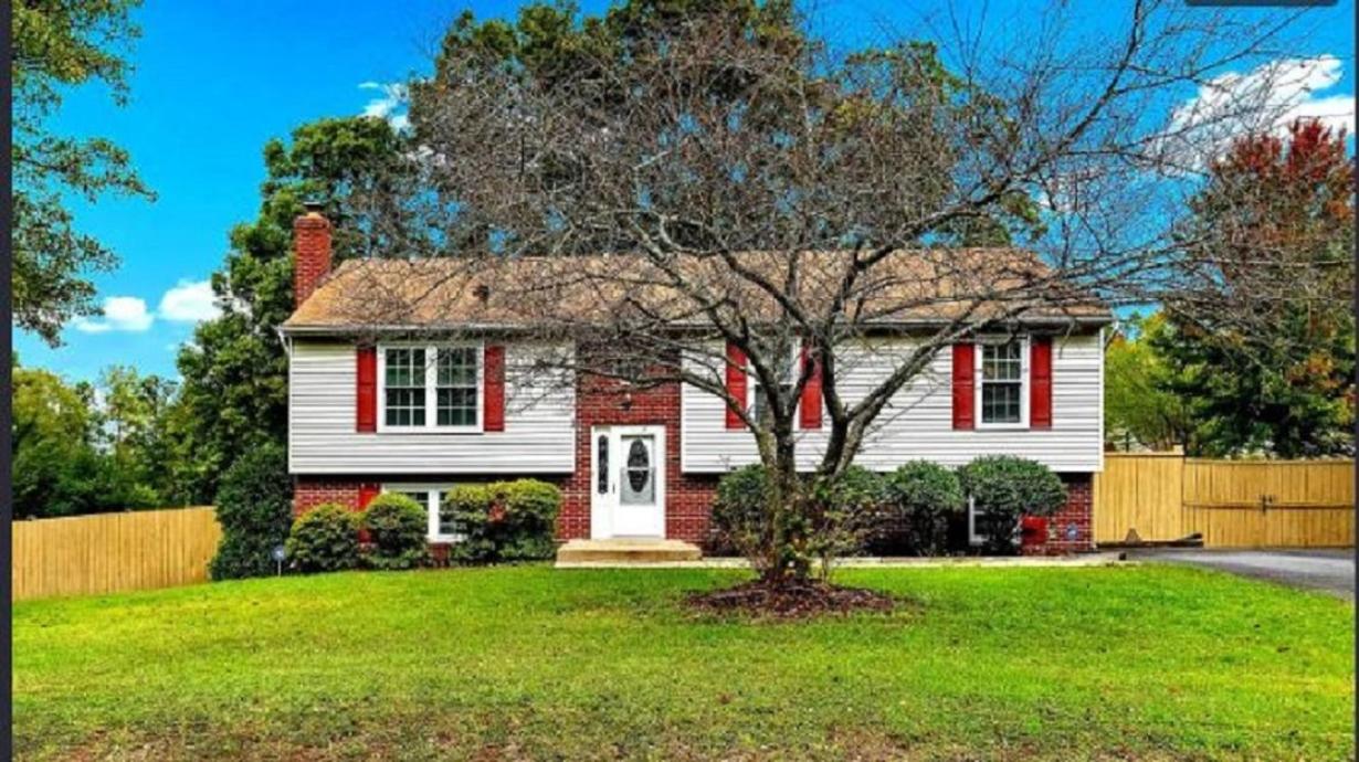 3bed and 2bath with big backyard quantico Stafford VA home