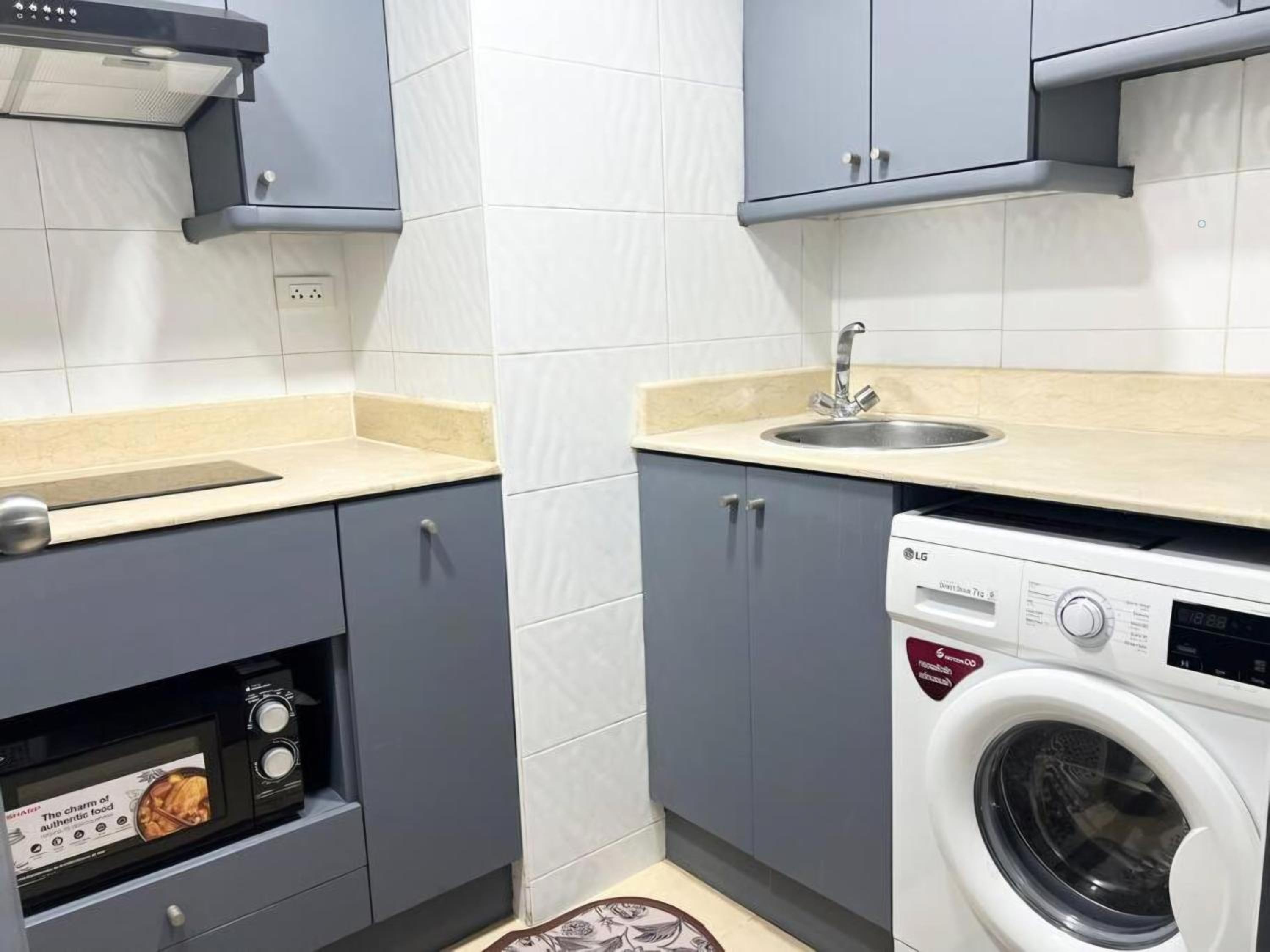 SelfCheckIn 1 BedRoom Omni Tower Bangkok center Near Ploenchit Asoke Sukhumvit BTS Night Club Pool&Gym