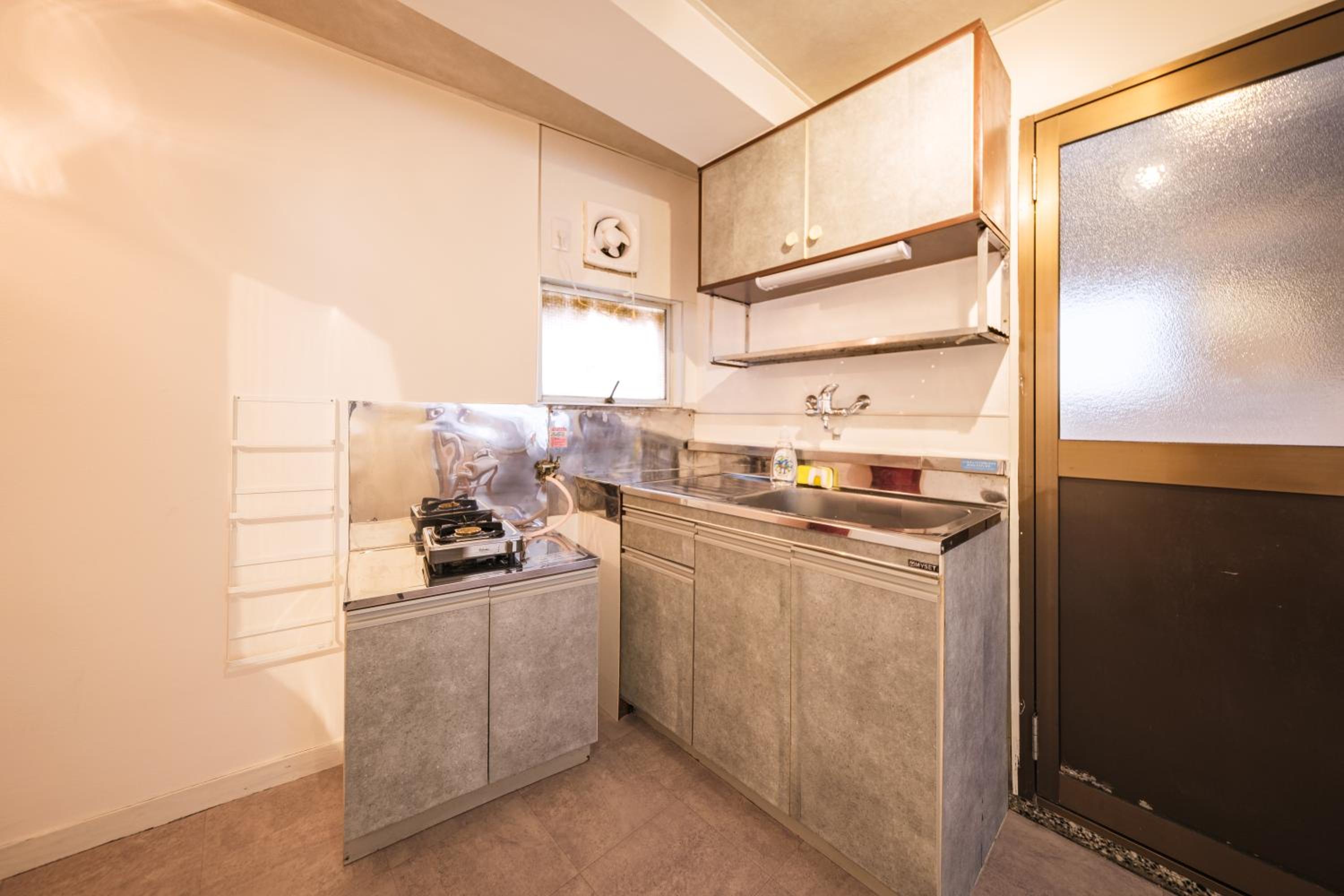 Comfy Stay Tokiwadai 2minute walk from Tokiwadai Station Ikebukuro 9min Shinjuku 14min Shibuya 18min Max 4guests Many restaurants nearby hot spring Shrine