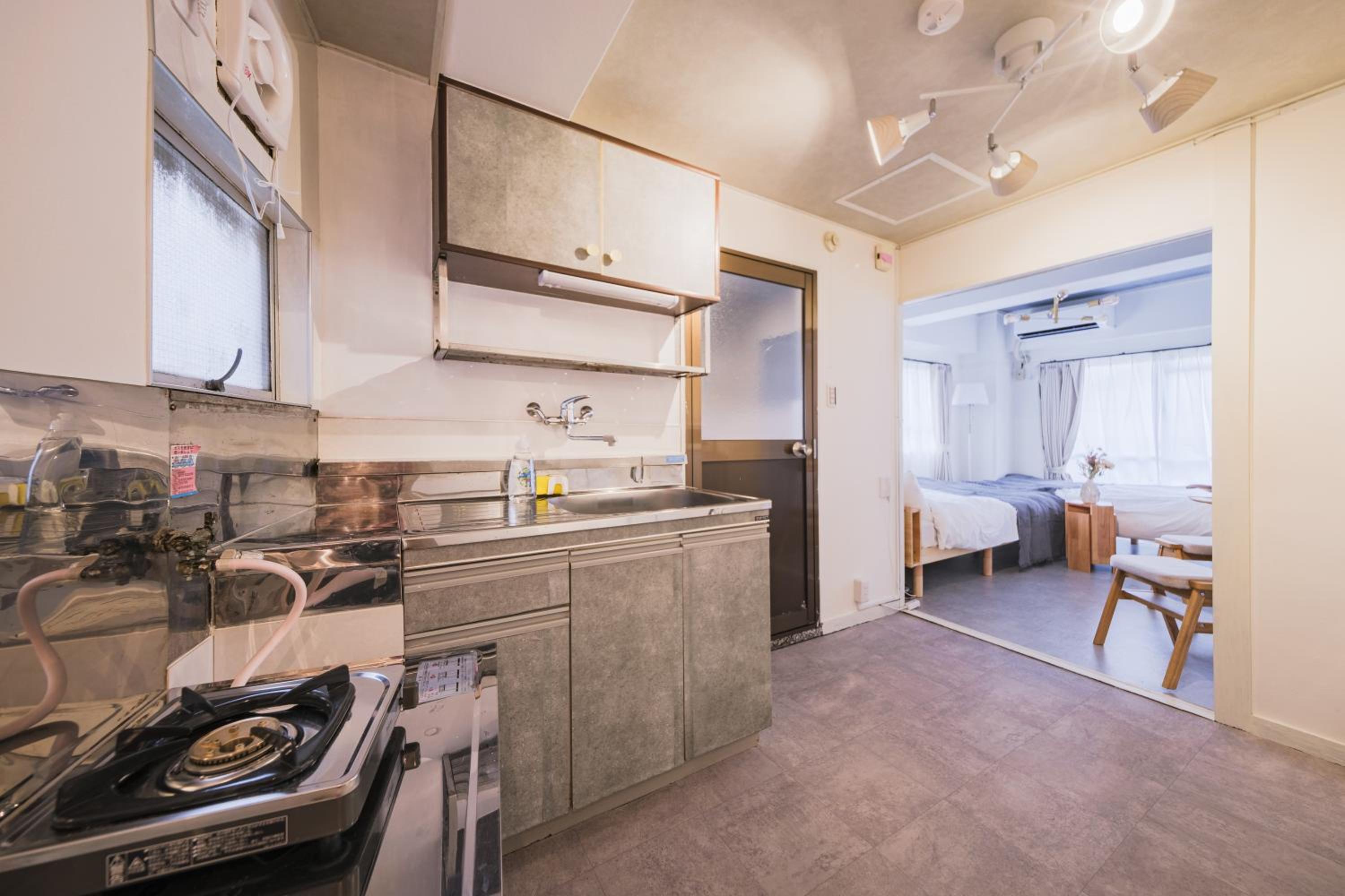 Comfy Stay Tokiwadai 2minute walk from Tokiwadai Station Ikebukuro 9min Shinjuku 14min Shibuya 18min Max 4guests Many restaurants nearby hot spring Shrine
