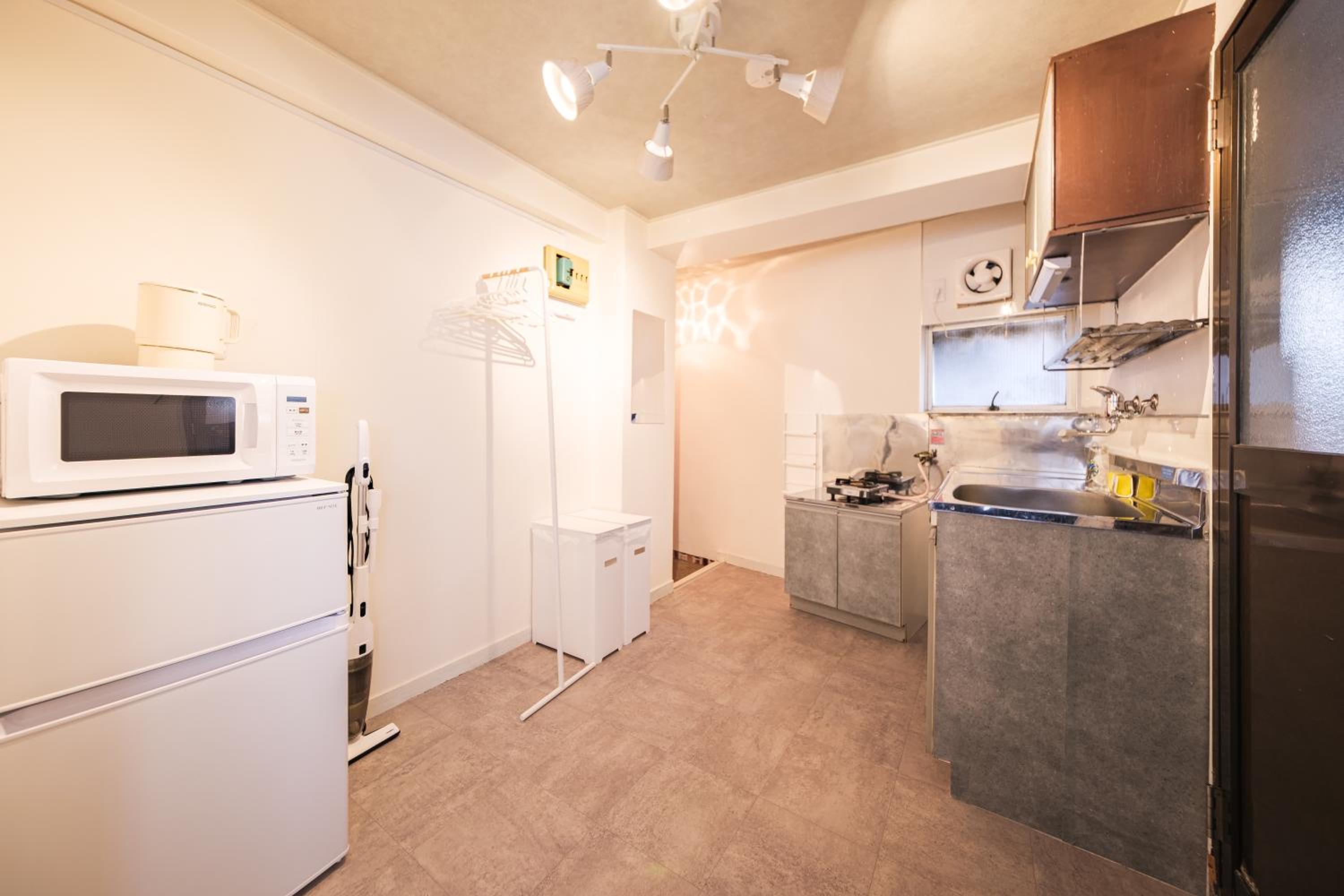 Comfy Stay Tokiwadai 2minute walk from Tokiwadai Station Ikebukuro 9min Shinjuku 14min Shibuya 18min Max 4guests Many restaurants nearby hot spring Shrine