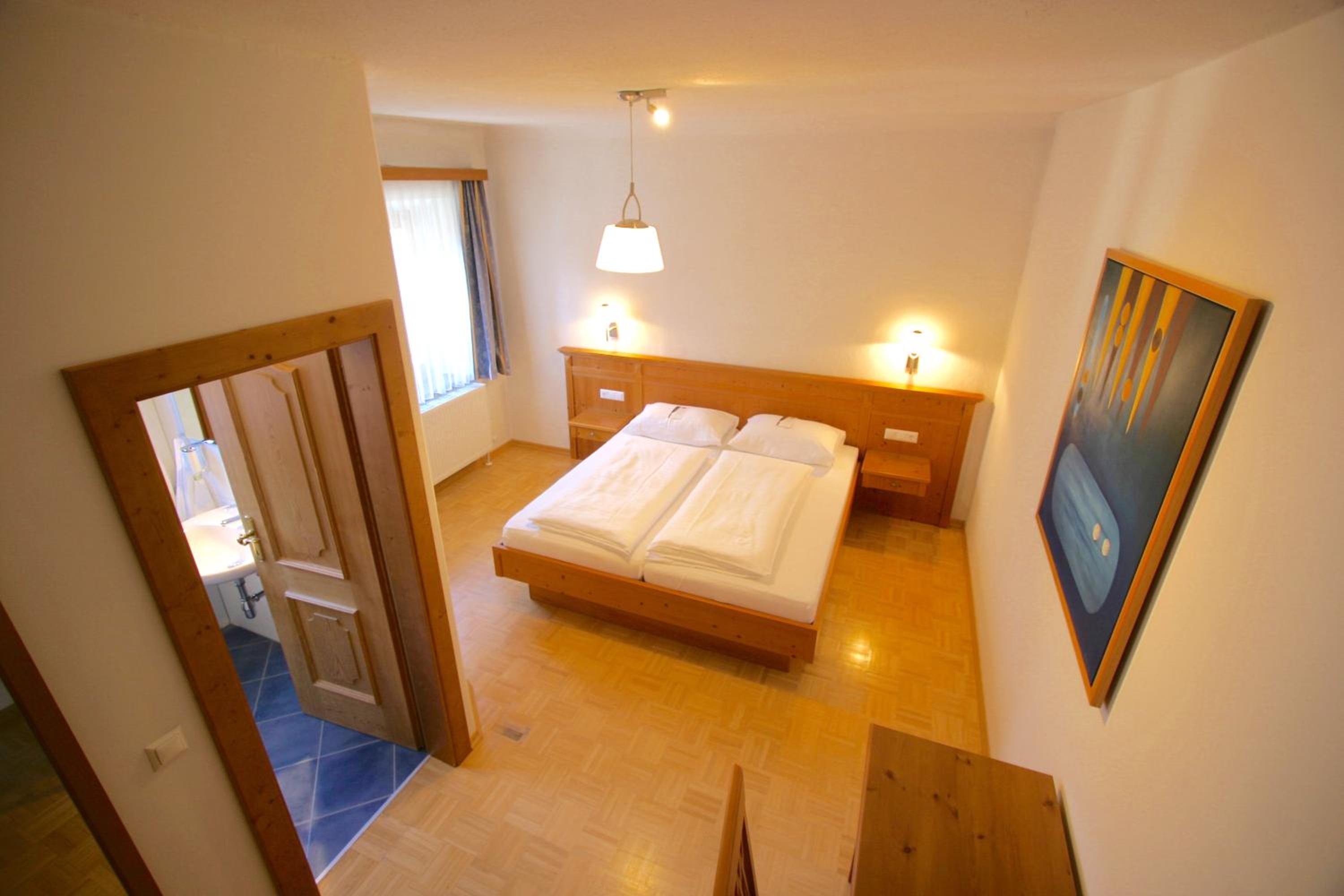 Spiele- und Buchhotel Tschitscher view 3