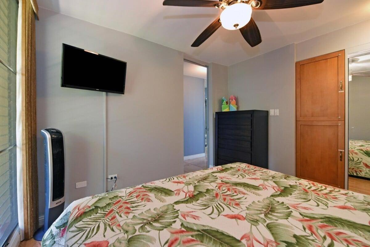Paki Maui 207 · PM 207 BeachFront 1BD w Ocean View