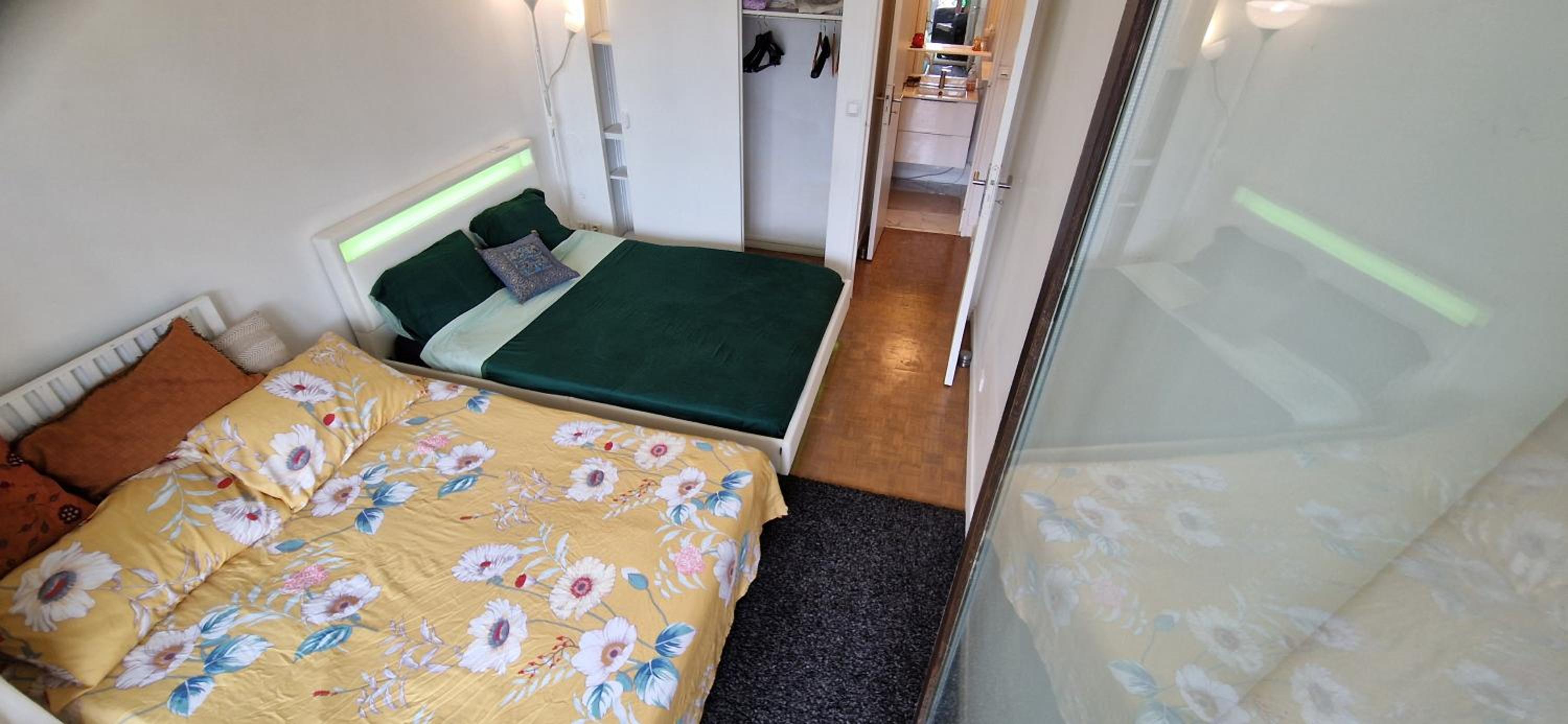 Chambre pour 4 chez Rihani près de la Tour Eiffel