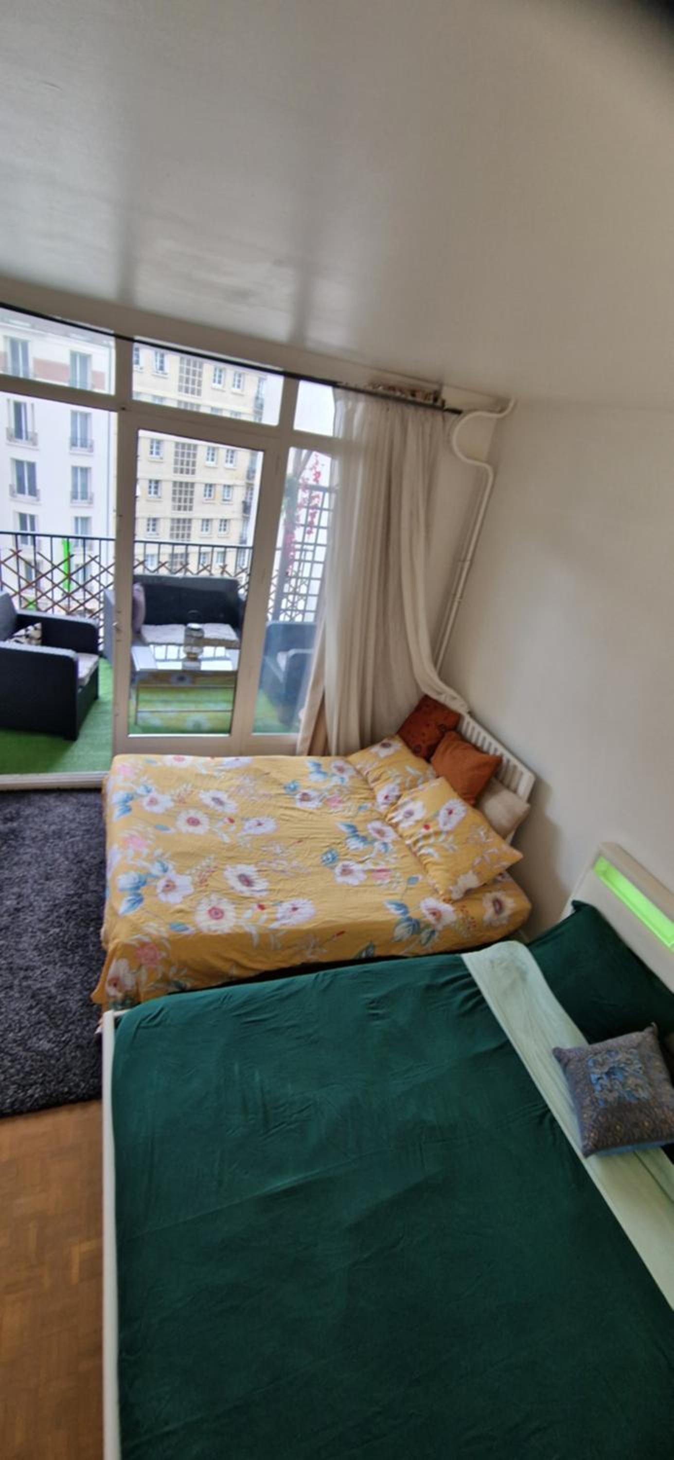 Chambre pour 4 chez Rihani près de la Tour Eiffel