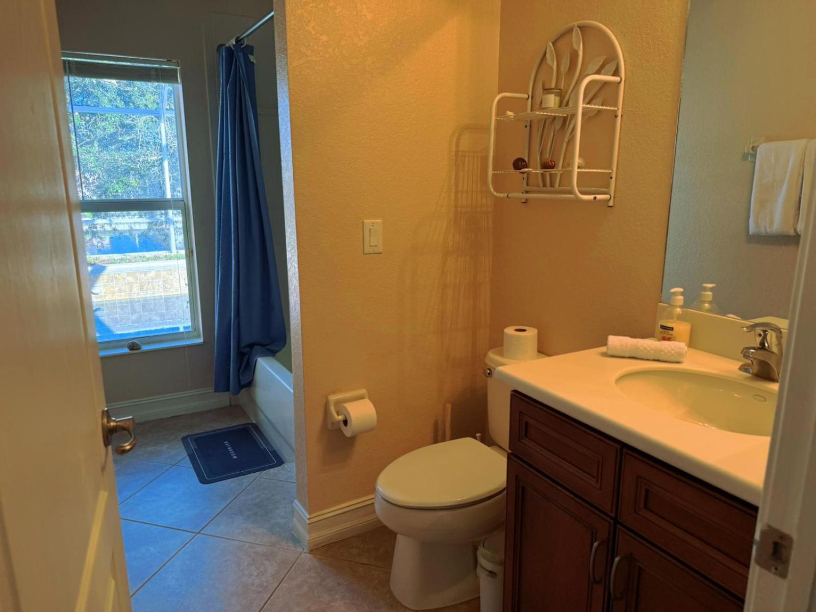 Waterfront VILLA with SPA&heated Pool, sunset view, Family&Pets Friendly